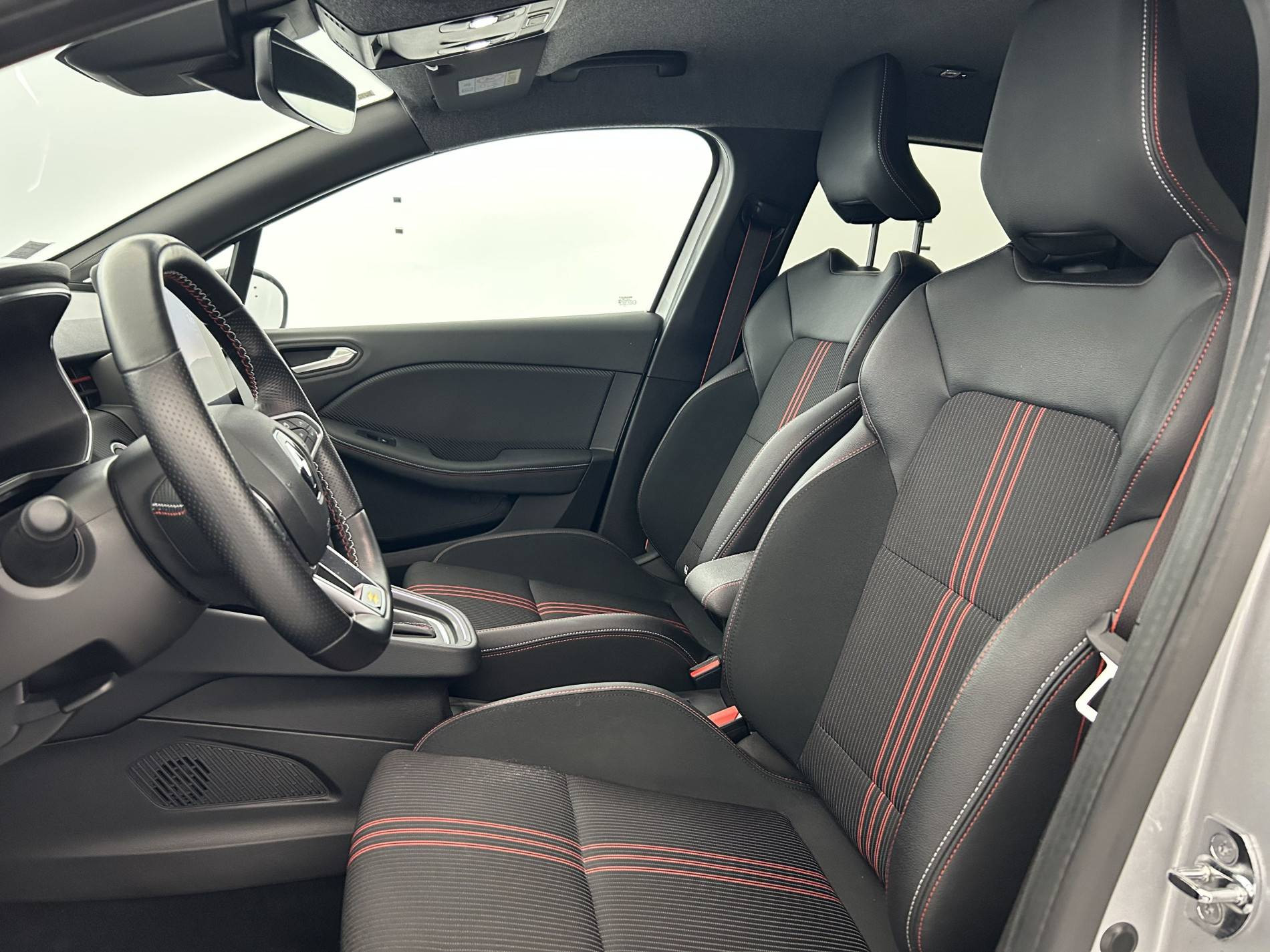 Vente en ligne Renault Clio 5 Clio E-Tech hybride 145 au prix de 17 490 €