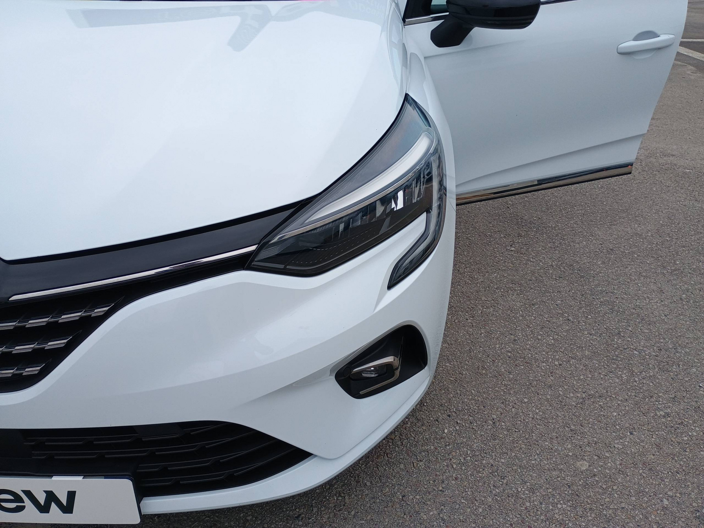 Vente en ligne Renault Clio 5 Clio E-Tech full hybrid 145 au prix de 16 990 €