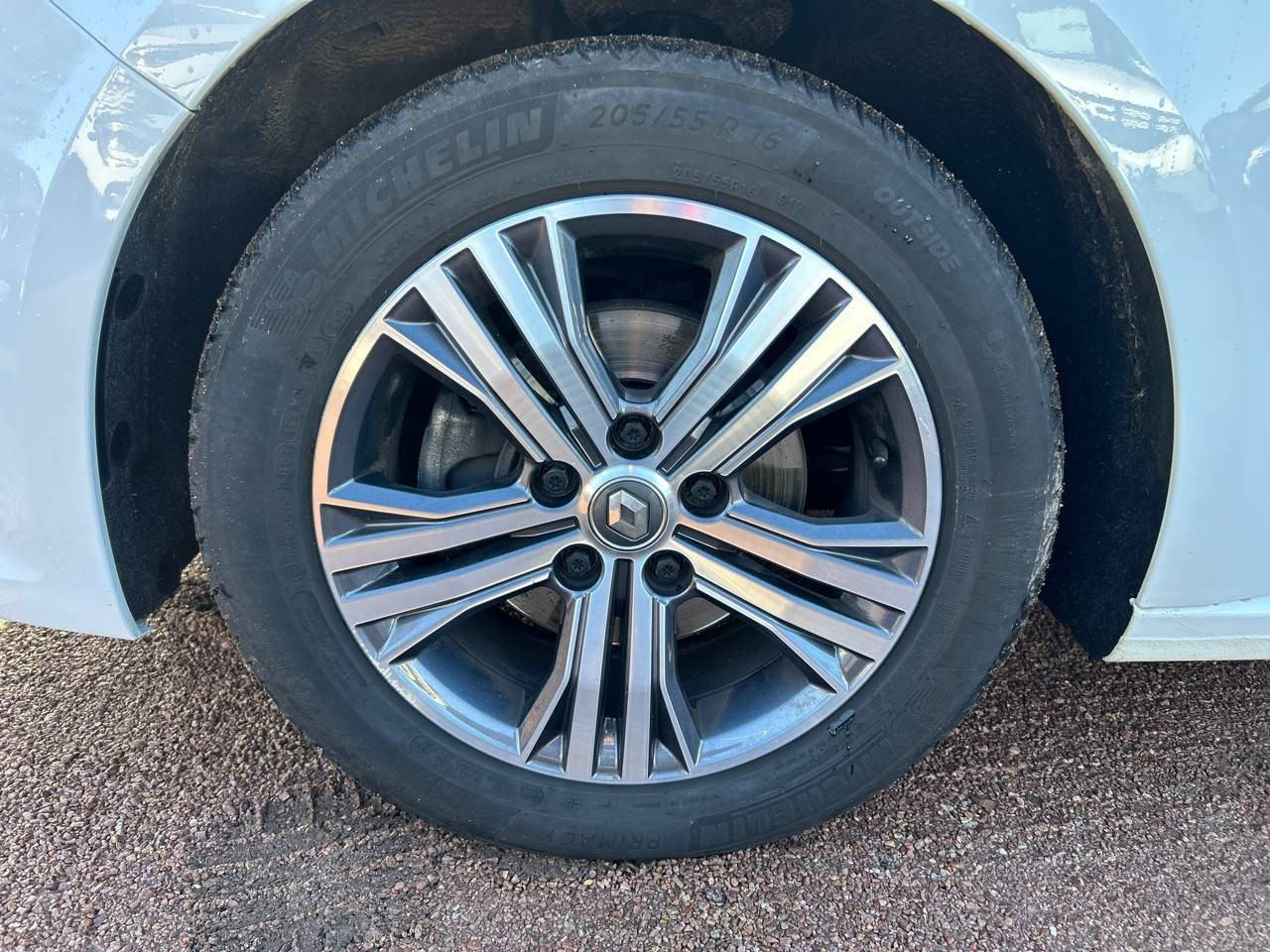 Vente en ligne Renault Megane 4  Blue dCi 115 au prix de 15 980 €