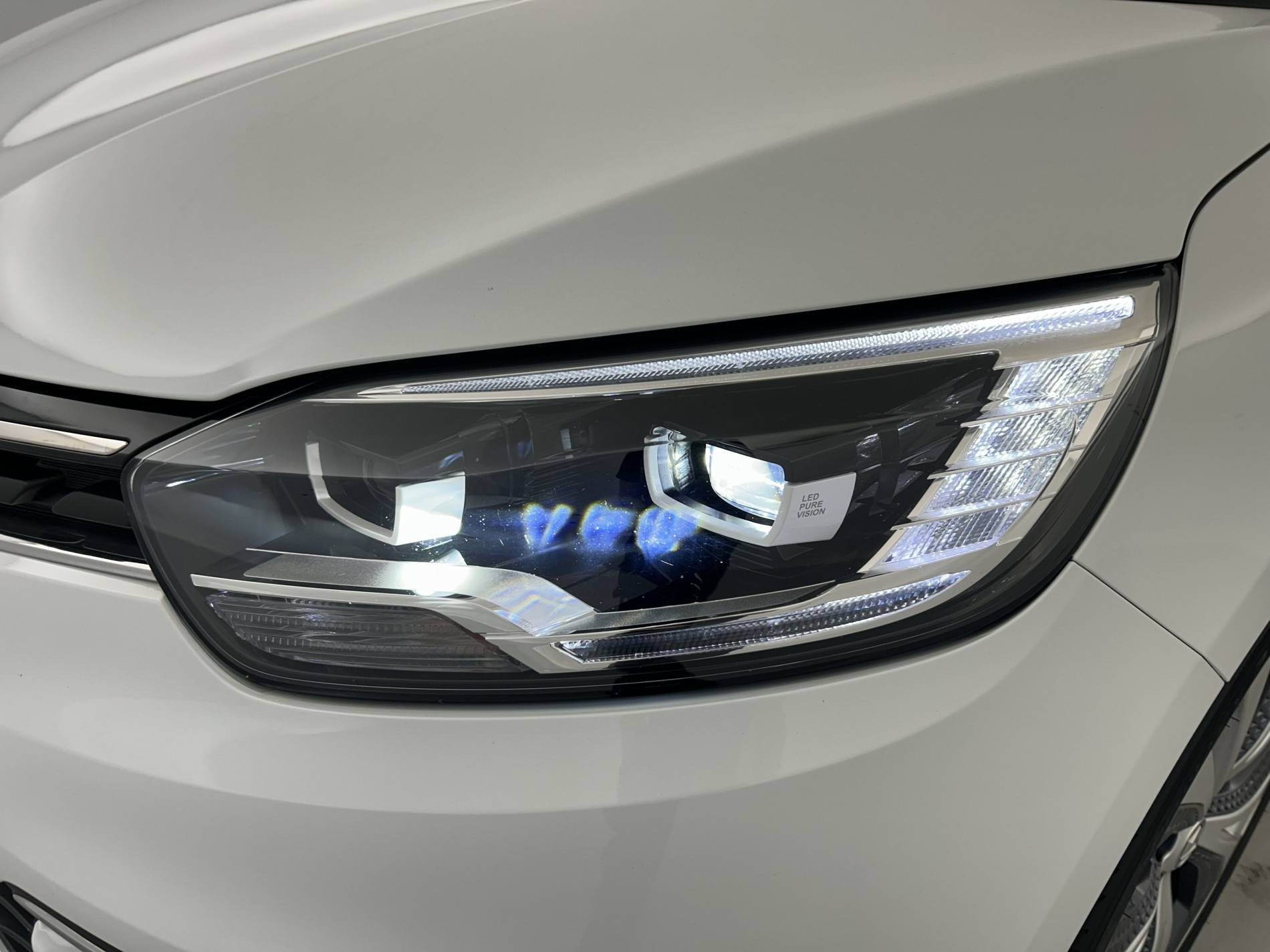 Vente en ligne Renault Scenic 4 Scenic TCe 140 Energy EDC au prix de 18 790 €