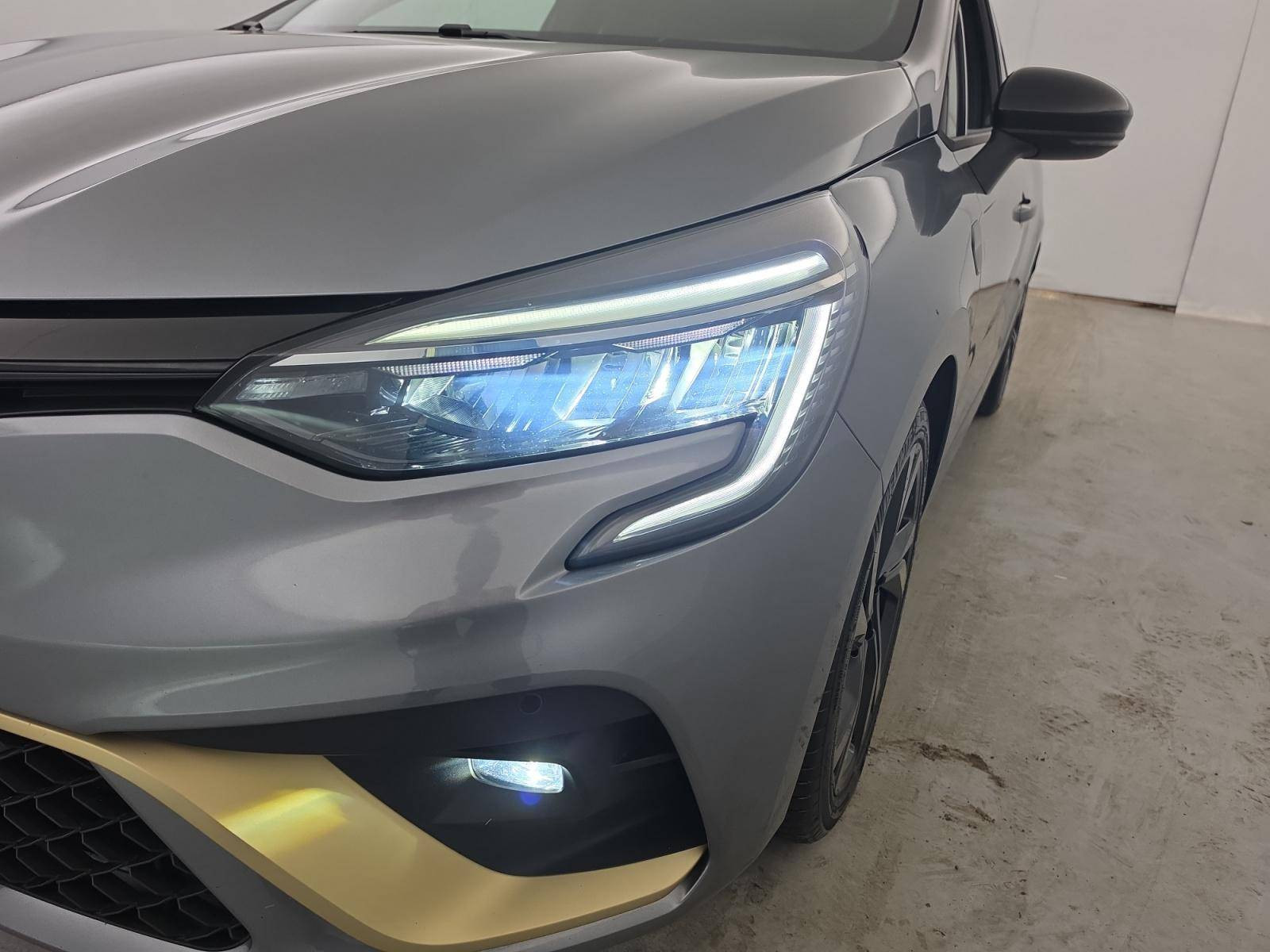 Vente en ligne Renault Clio 5 Clio E-Tech full hybrid 145 au prix de 18 890 €