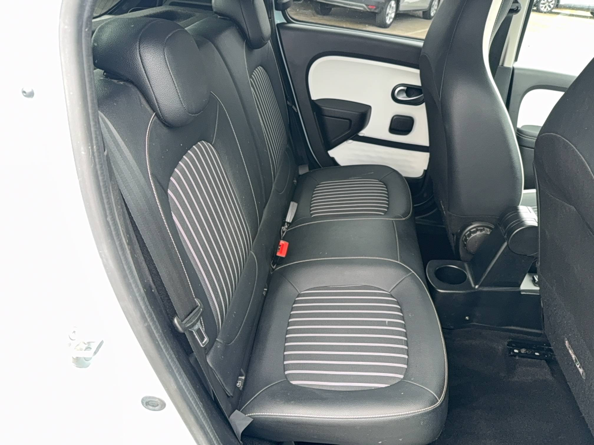 Vente en ligne Renault Twingo Electrique Twingo III E-Tech au prix de 12 490 €