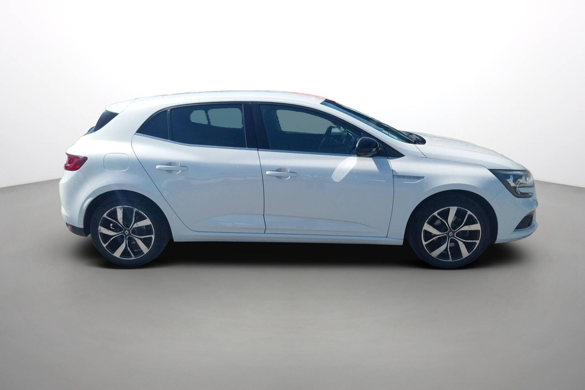 Vente en ligne Renault Megane 4 Mégane IV Berline TCe 140 FAP au prix de 13 900 €