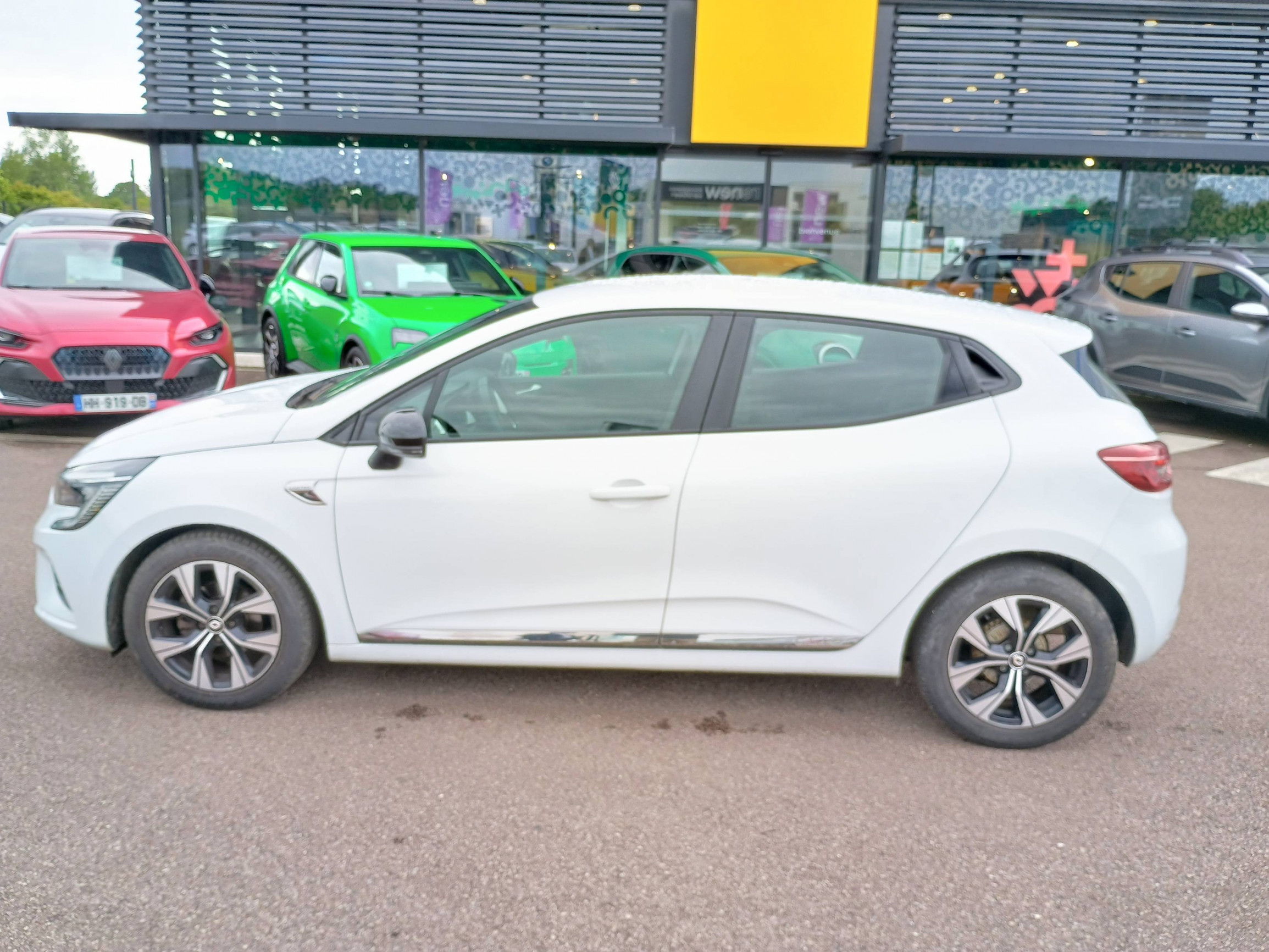 Vente en ligne Renault Clio 5 Clio TCe 90 - 21N au prix de 14 490 €