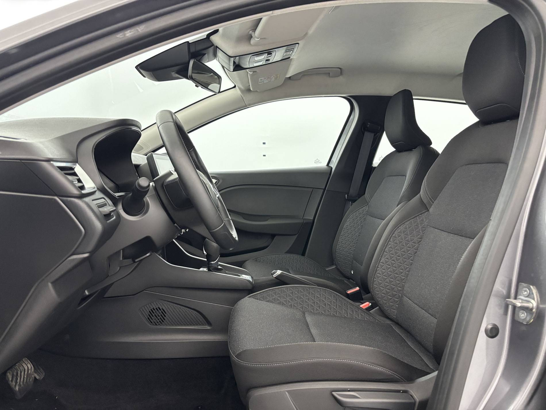 Vente en ligne Renault Clio 5 Clio E-Tech full hybrid 145 au prix de 16 990 €