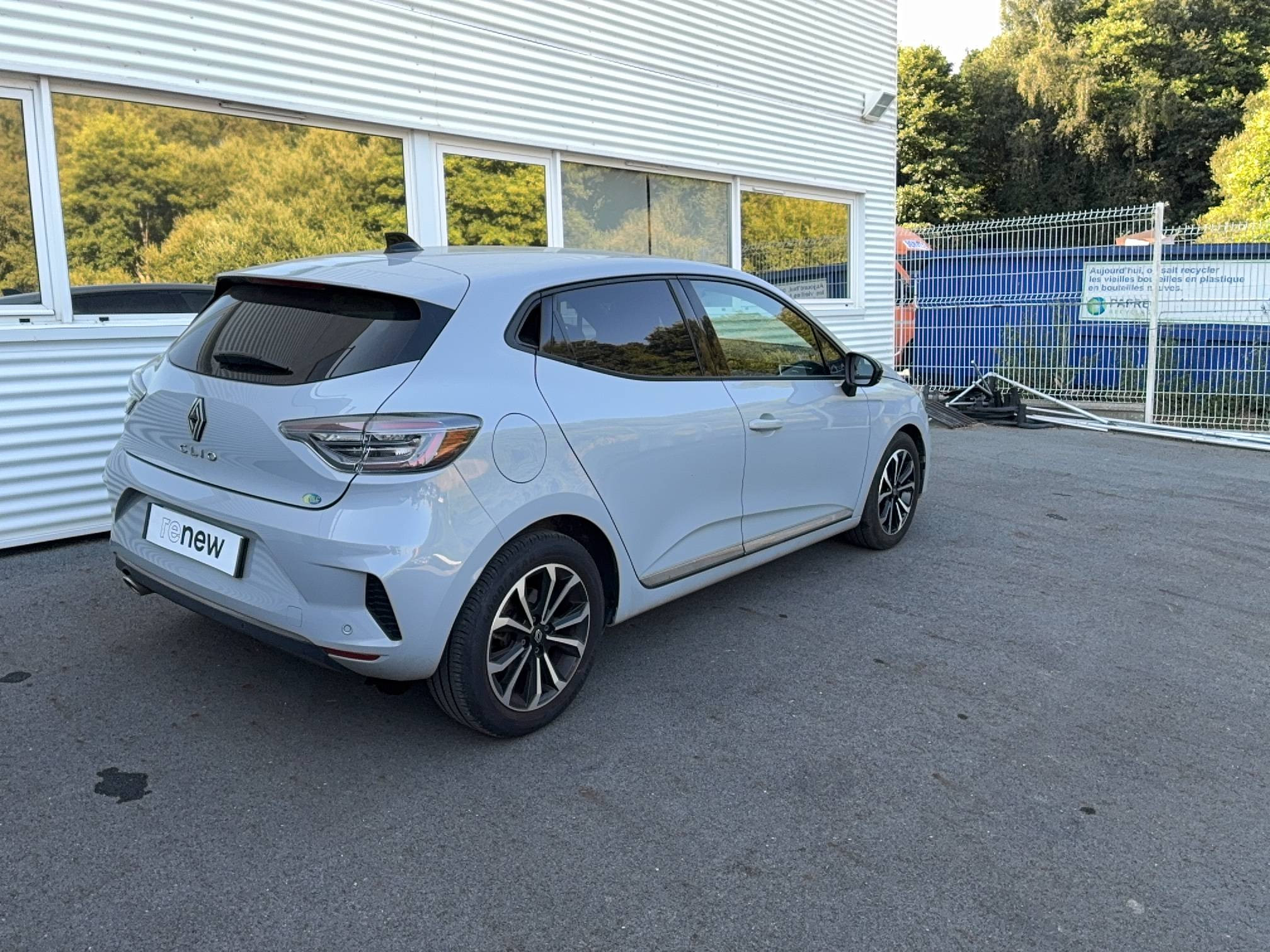 Vente en ligne Renault Clio 5 Clio TCe 90 au prix de 16 990 €