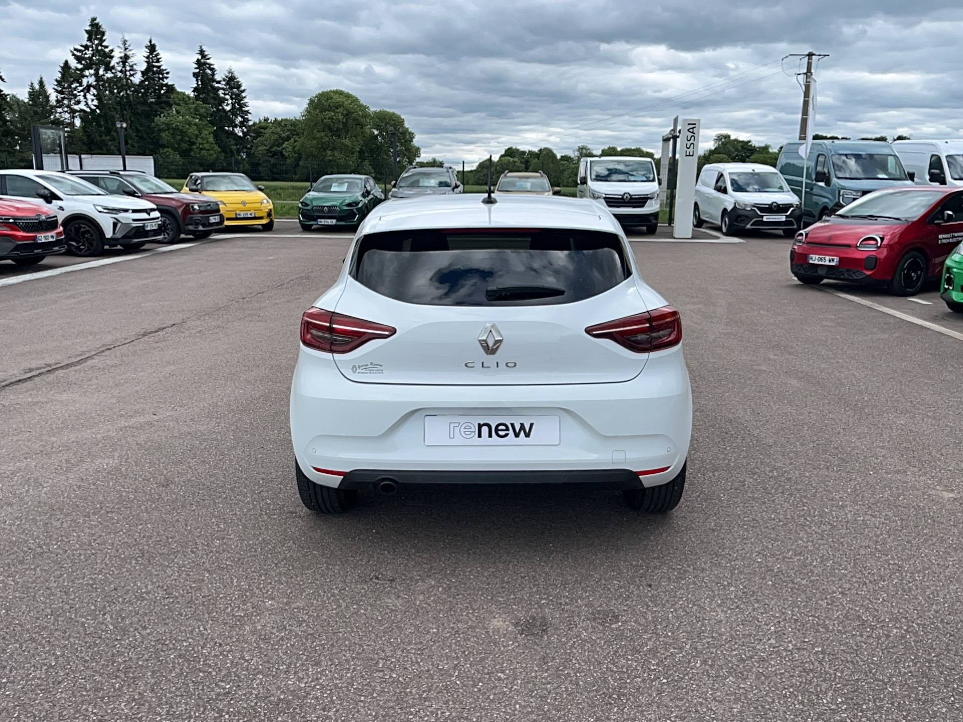 Vente en ligne Renault Clio 5 Clio Blue dCi 100 au prix de 16 991 €