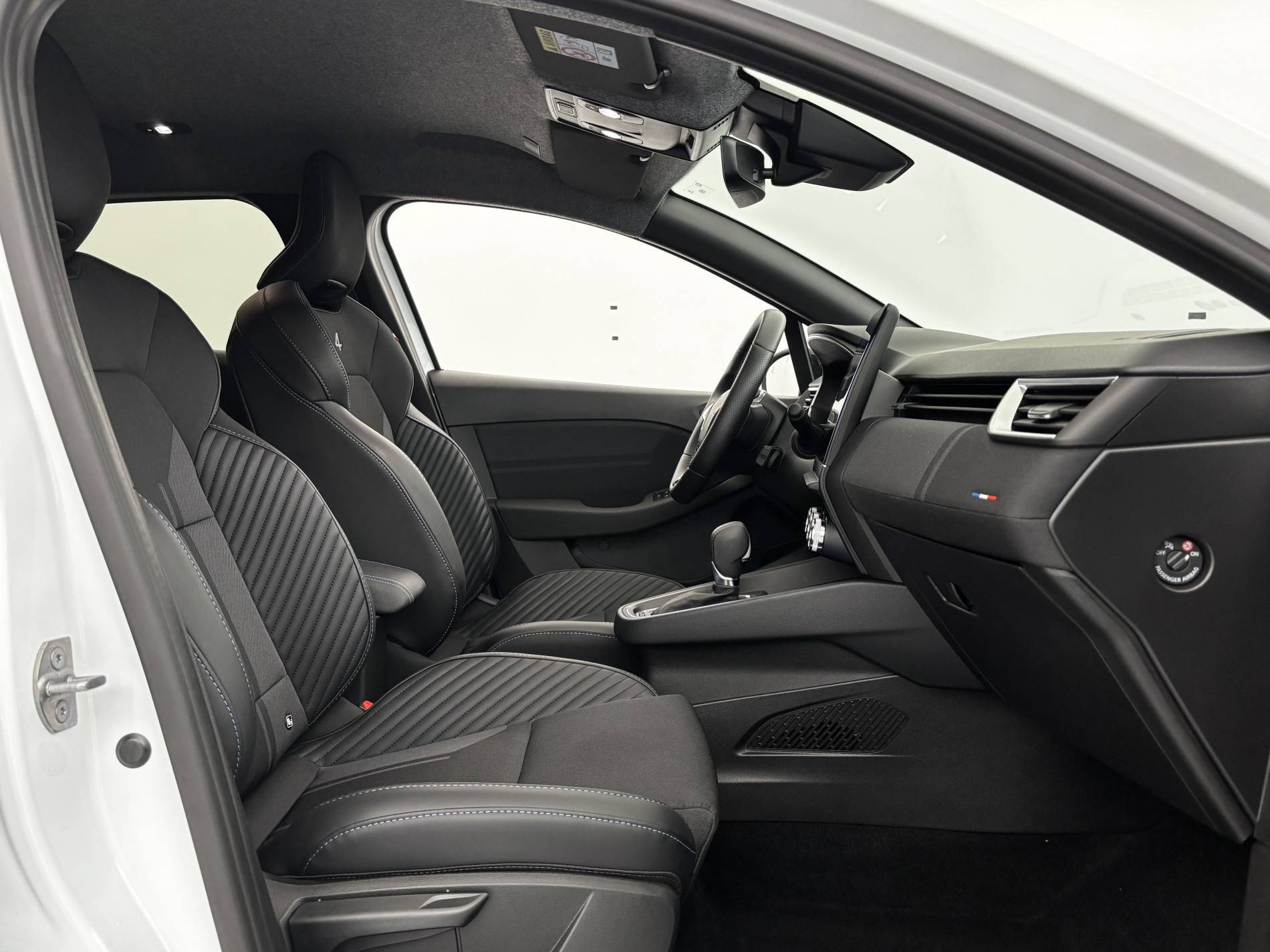 Vente en ligne Renault Clio 5 Clio E-Tech full hybrid 145 au prix de 20 790 €