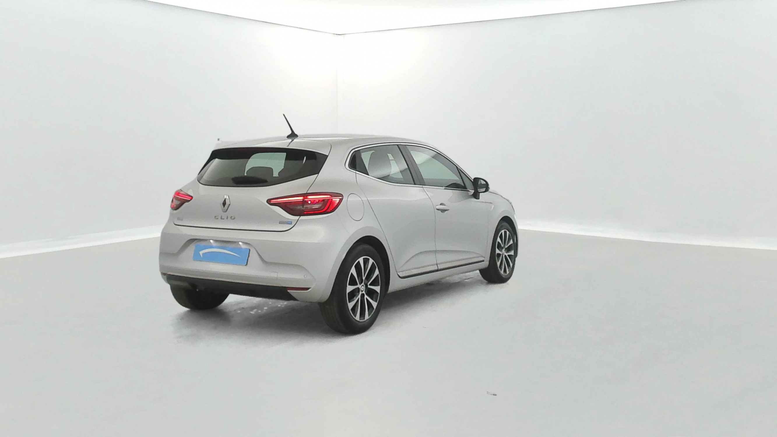 Vente en ligne Renault Clio 5 Clio E-Tech 140 - 21N au prix de 16 890 €