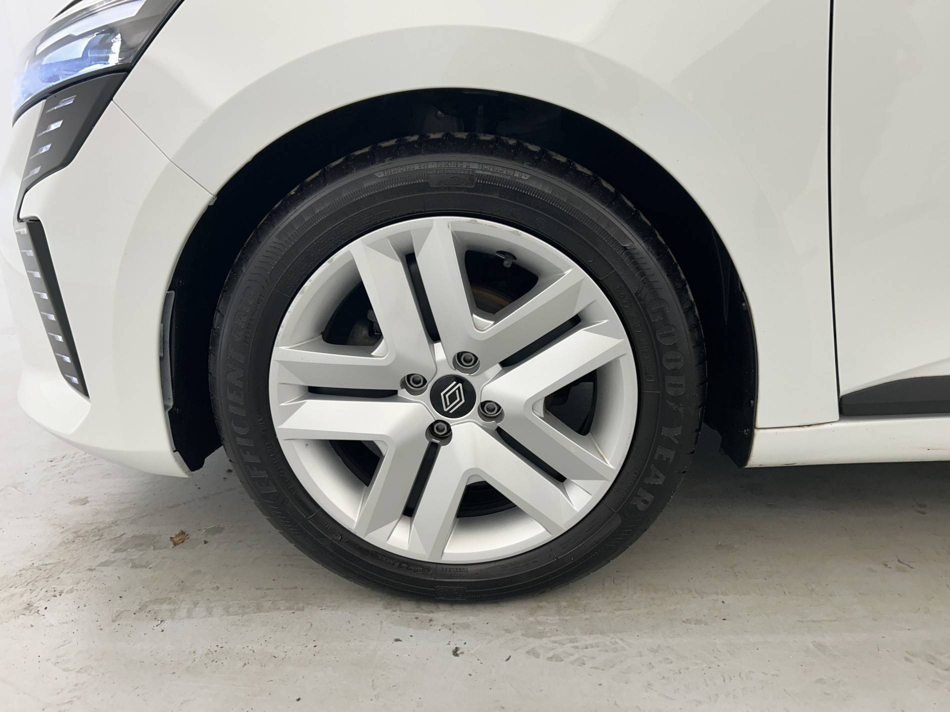 Vente en ligne Renault Clio 5 Clio TCe 90 au prix de 14 290 €