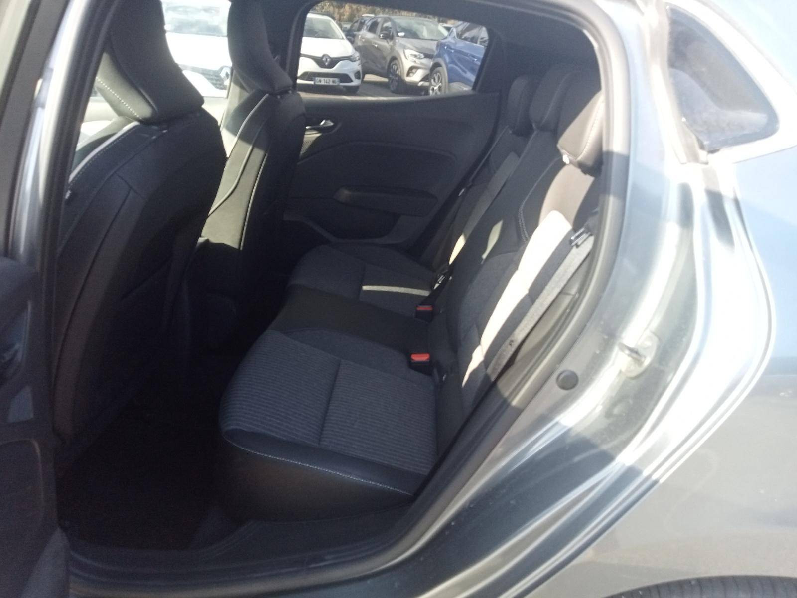 Vente en ligne Renault Clio 5 Clio TCe 90 au prix de 15 490 €