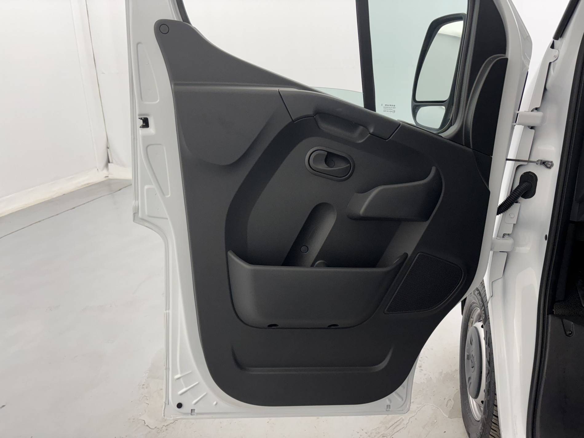 Vente en ligne Renault Master Fourgon MASTER FGN TRAC F3500 L2H2 BLUE DCI 135 au prix de 24 990 €