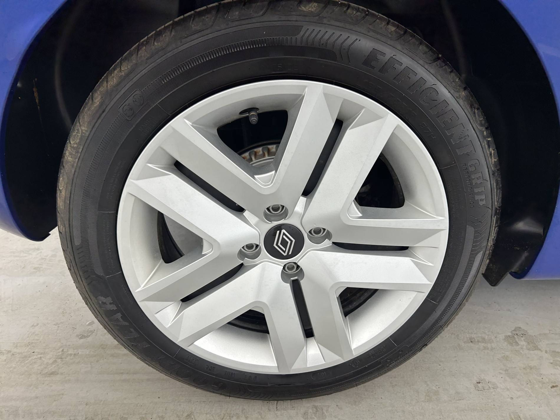 Vente en ligne Renault Clio 5 Clio TCe 90 au prix de 15 990 €