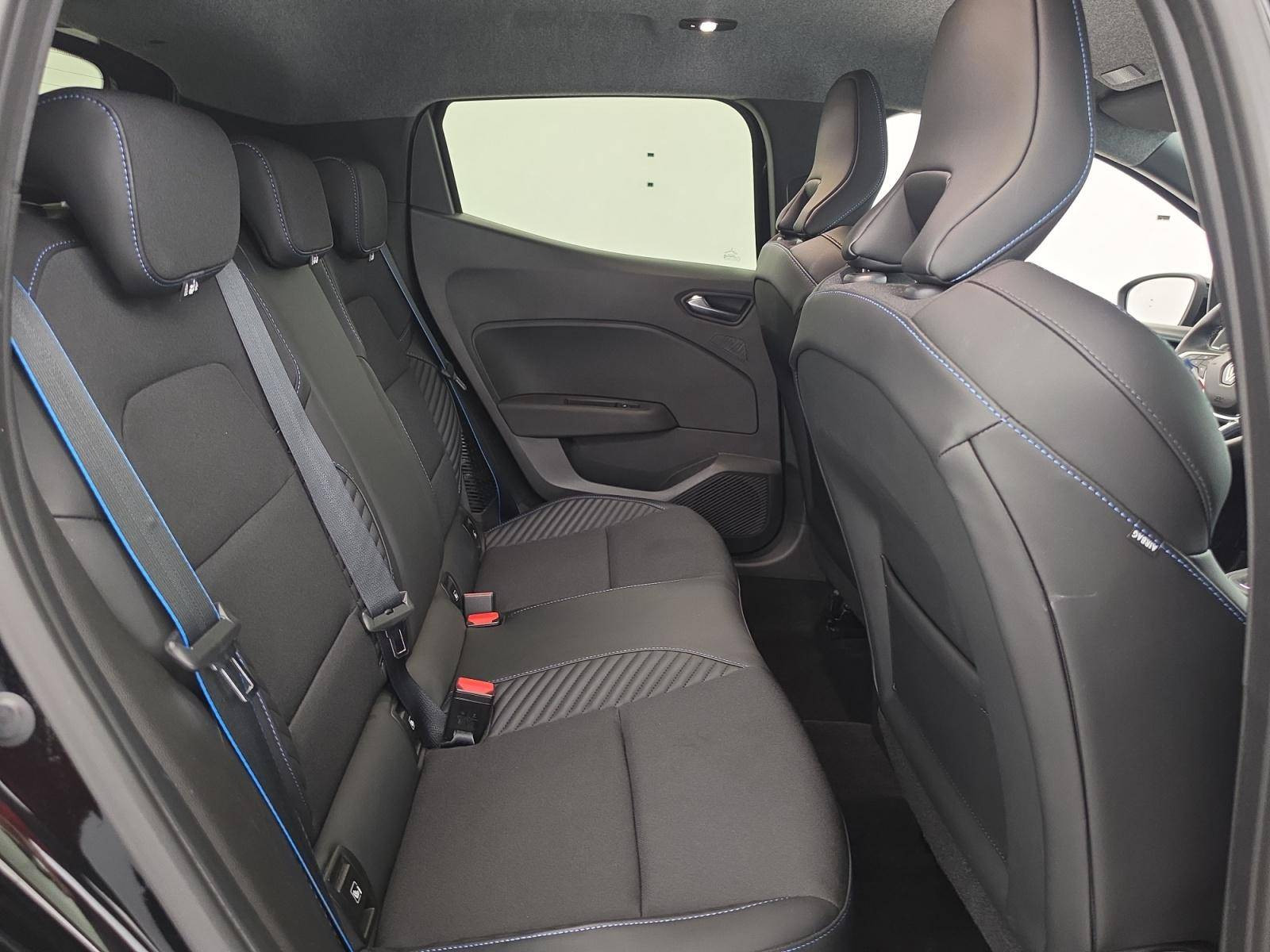 Vente en ligne Renault Clio 5 Clio E-Tech full hybrid 145 au prix de 20 900 €