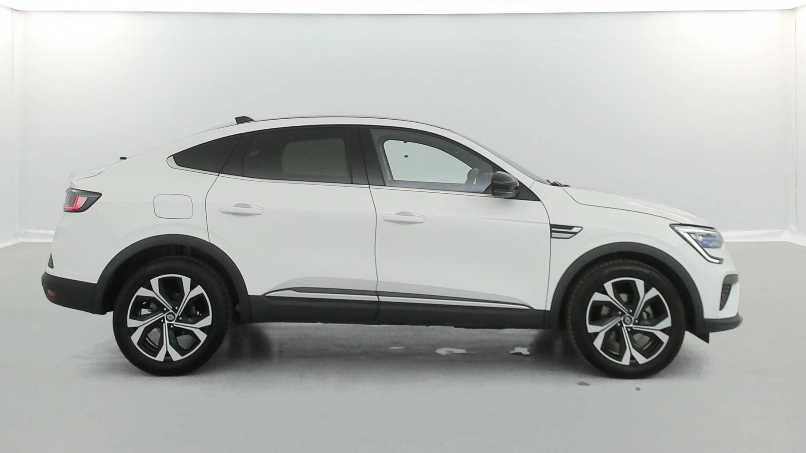 Vente en ligne Renault Arkana  E-Tech 145 - 23 au prix de 20 890 €