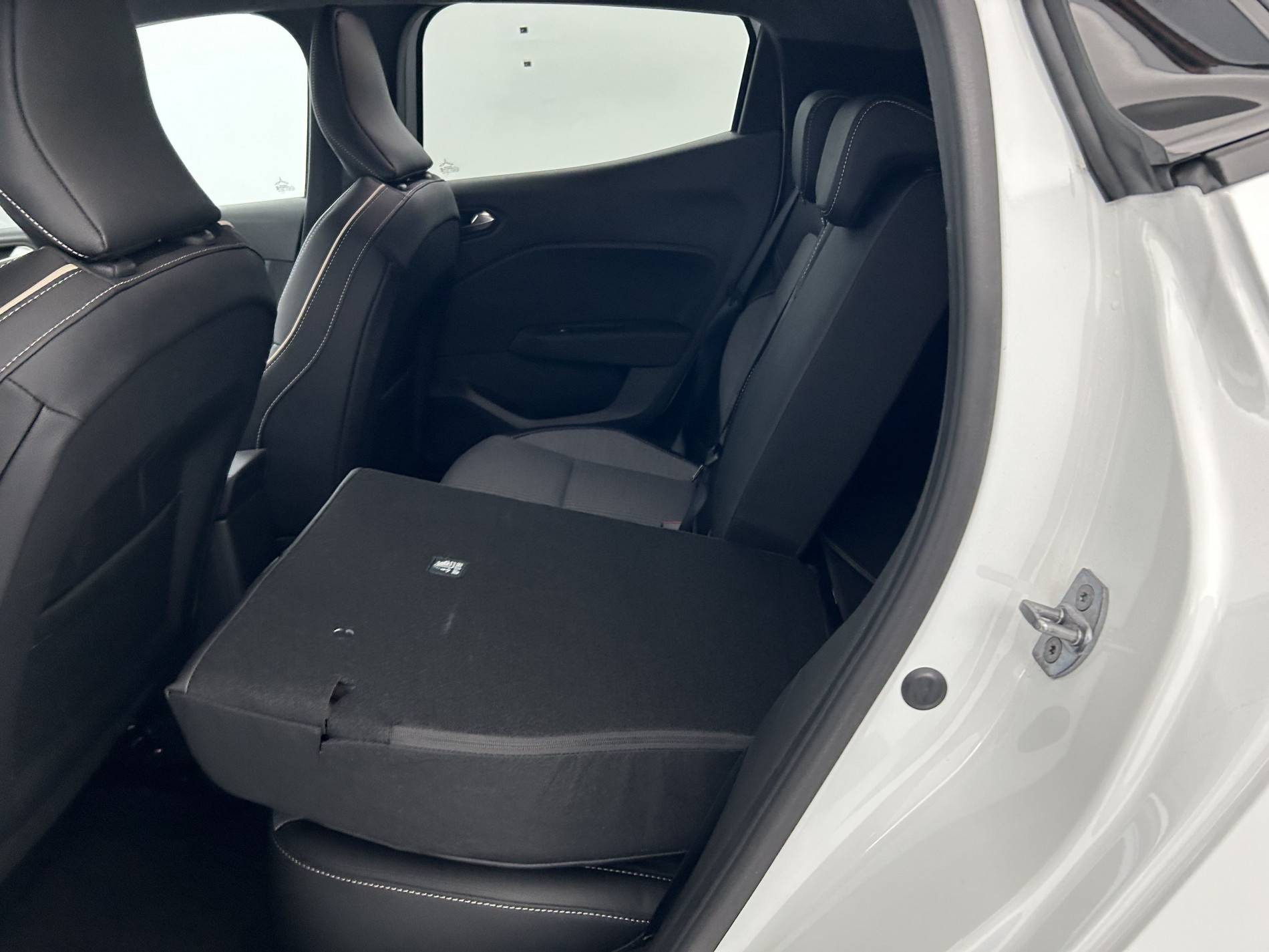 Vente en ligne Renault Clio 5 Clio E-Tech full hybrid 145 ch GSR2 au prix de 20 290 €