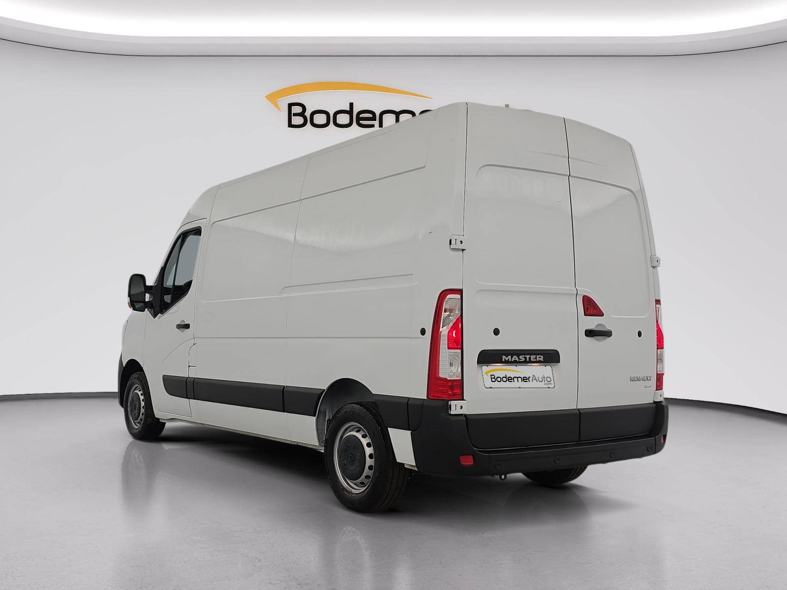 Vente en ligne Renault Master Fourgon MASTER FGN TRAC F3500 L2H2 BLUE DCI 135 au prix de 25 990 €