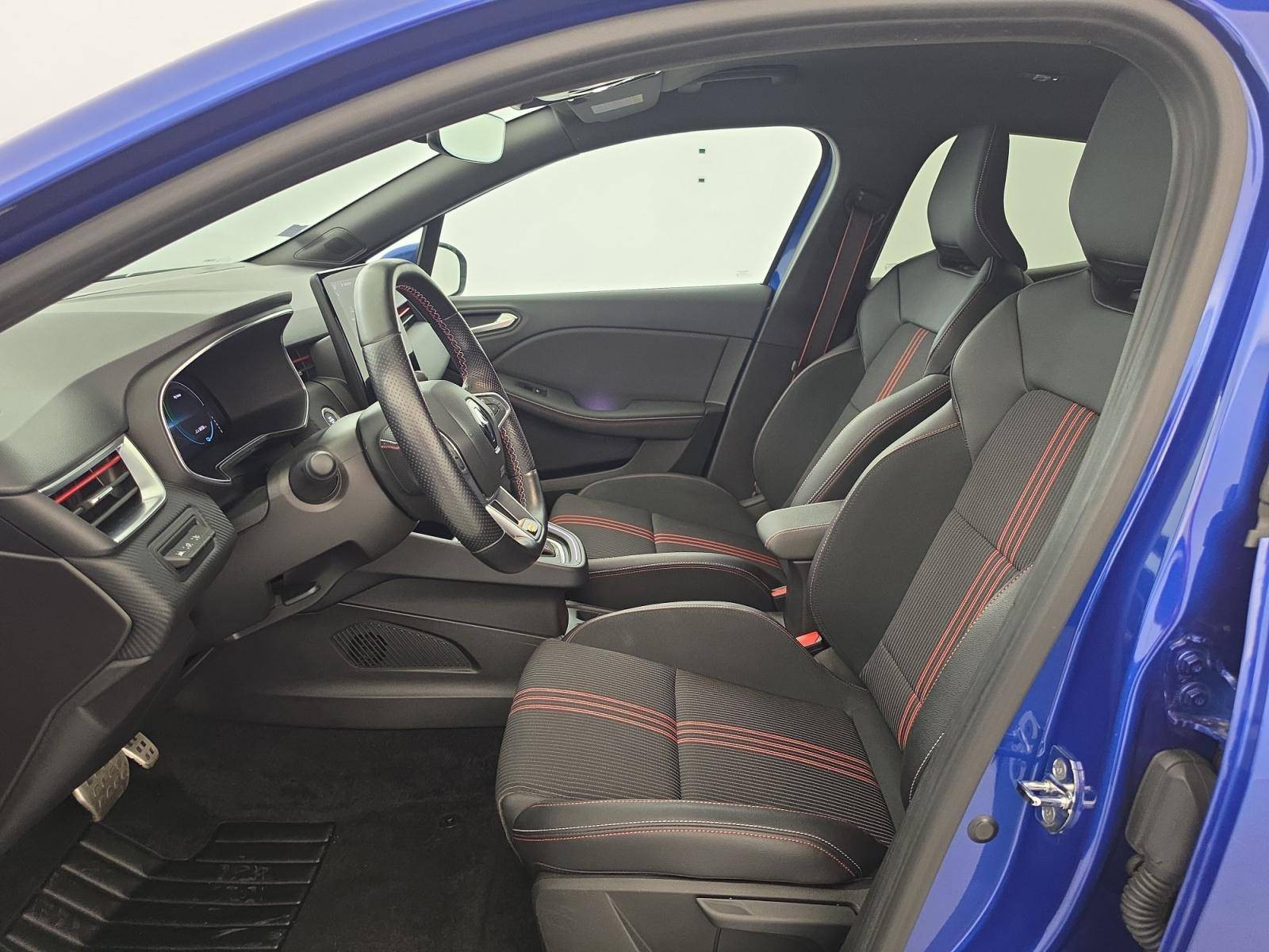 Vente en ligne Renault Clio 5 Clio E-Tech 140 - 21N au prix de 17 390 €