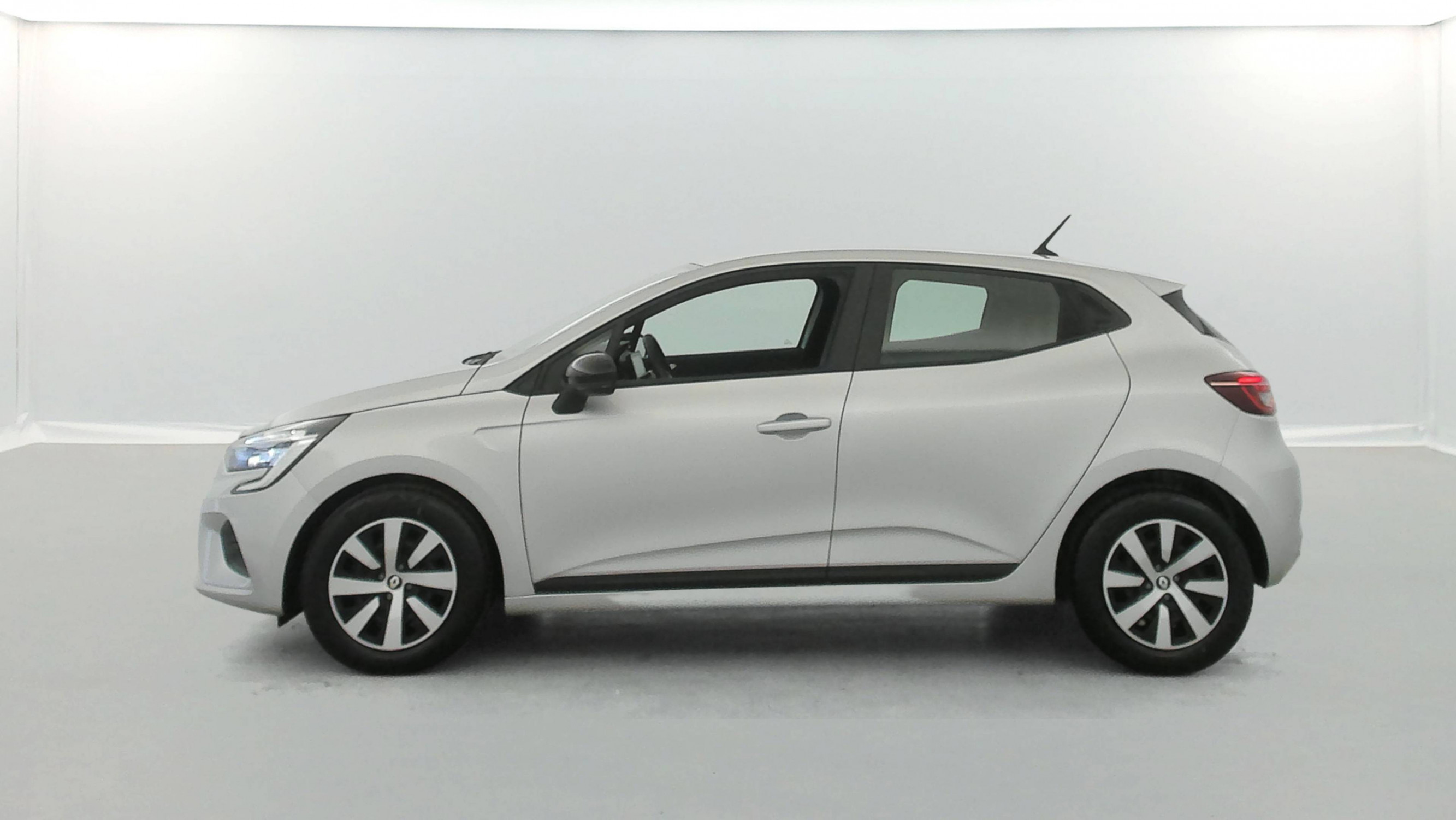 Vente en ligne Renault Clio 5 Clio TCe 90 au prix de 14 290 €