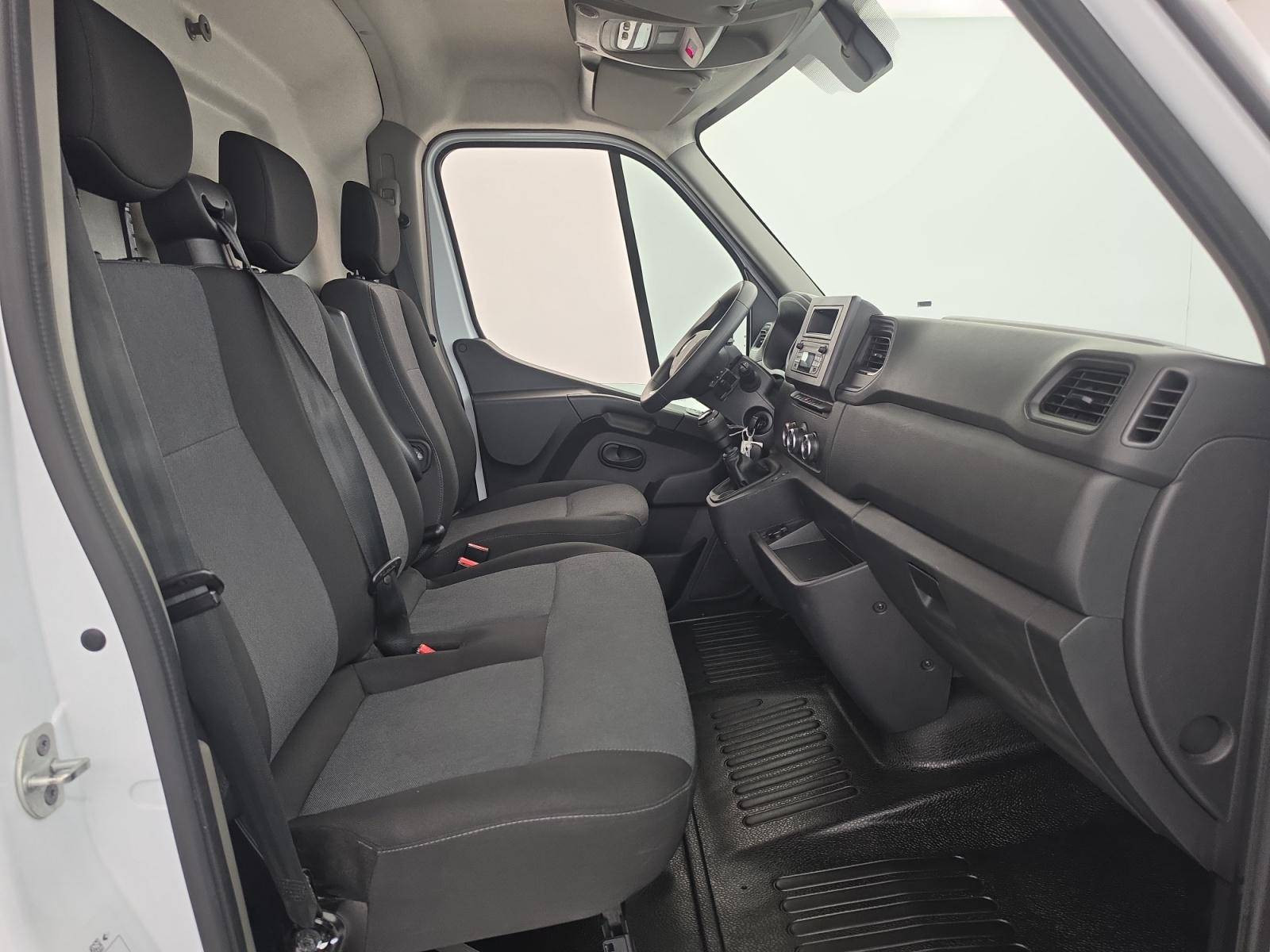 Vente en ligne Renault Master Fourgon MASTER FGN TRAC F3500 L2H2 BLUE DCI 135 au prix de 21 490 €