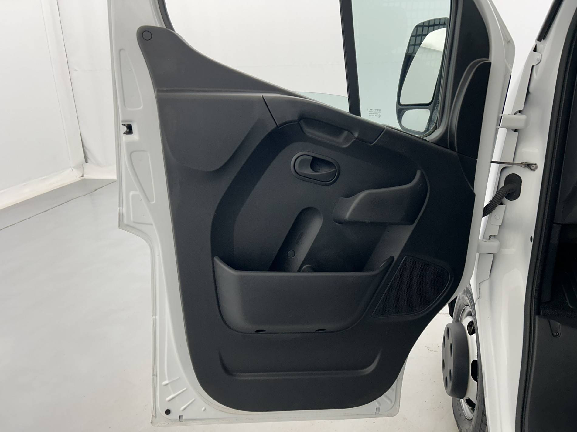 Vente en ligne Renault Master 3 Châssis Cabine MASTER CC PROP RJ3500 L2 PAFC BLUE DCI 130 EURO VI au prix de 31 990 €