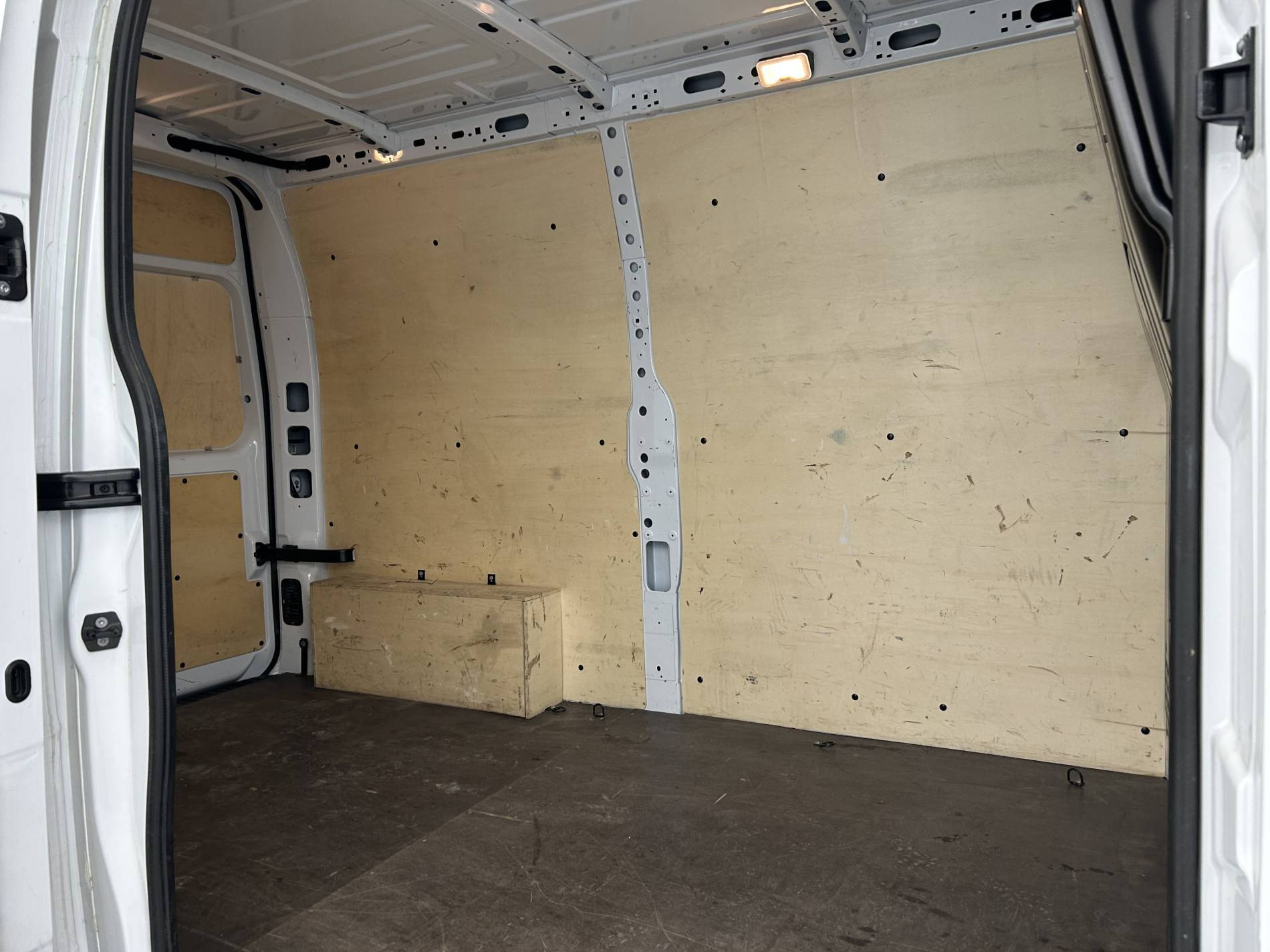 Vente en ligne Renault Master Fourgon MASTER FGN TRAC F3500 L2H2 BLUE DCI 135 au prix de 26 990 €