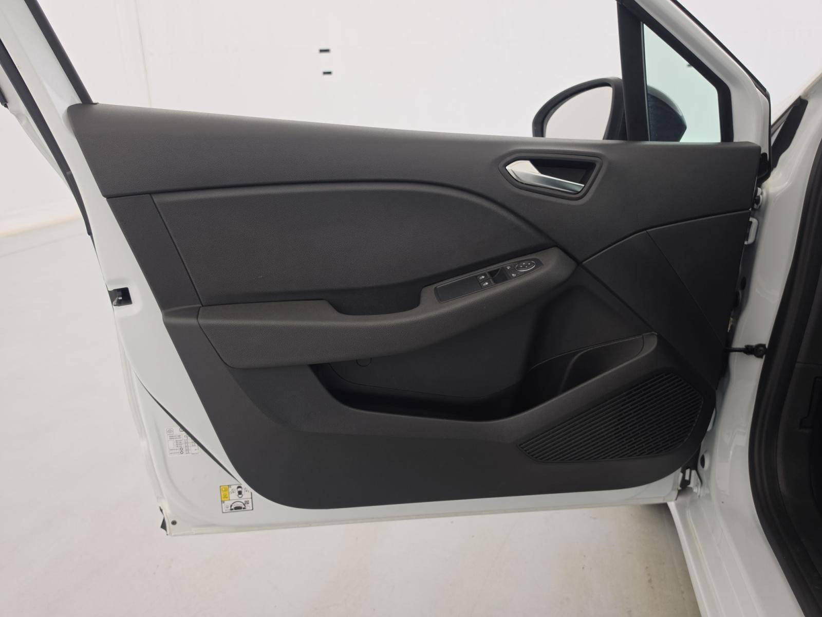 Vente en ligne Renault Clio 5 Clio TCe 90 au prix de 12 790 €