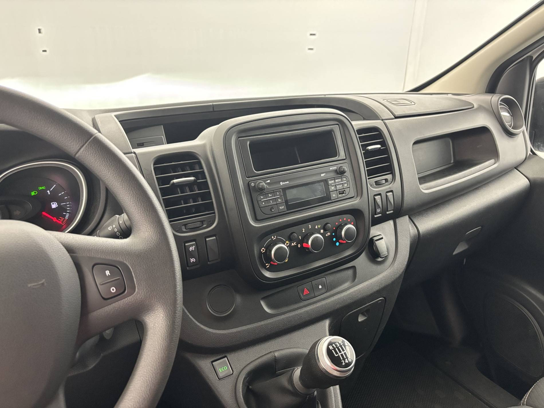 Vente en ligne Renault Trafic 3 Fourgon TRAFIC FGN L2H1 1300 KG DCI 120 au prix de 18 490 €