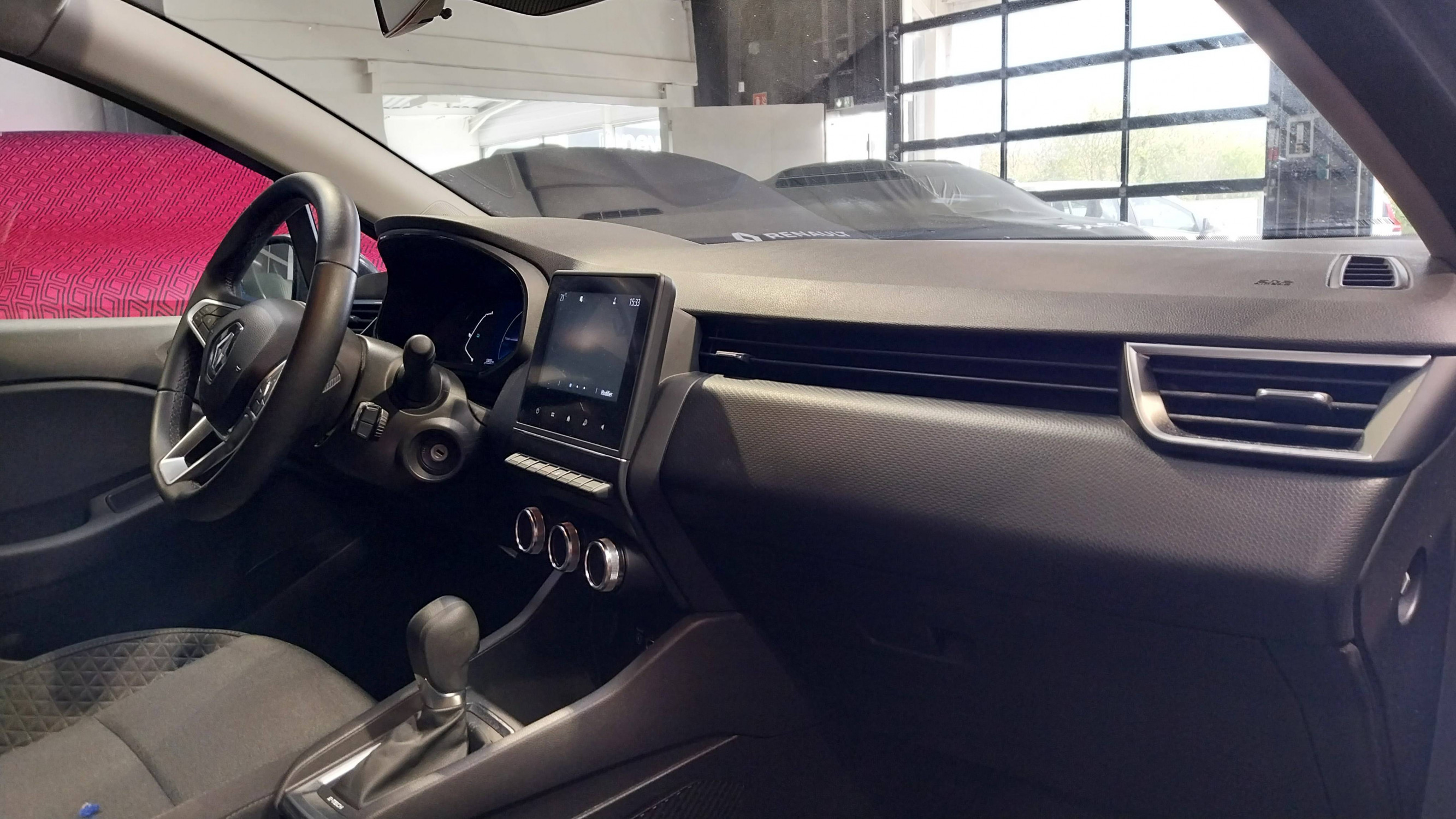 Vente en ligne Renault Clio 5 Clio E-Tech 140 au prix de 15 990 €