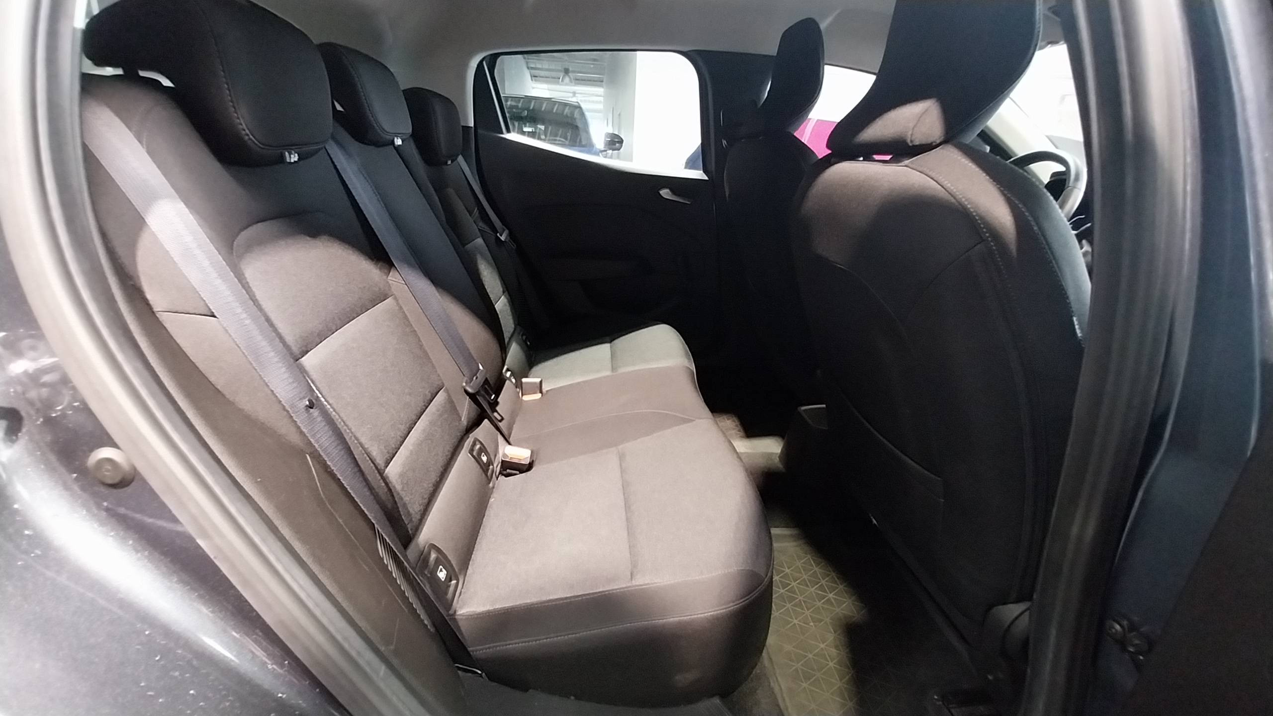 Vente en ligne Renault Clio 5 Clio E-Tech 140 au prix de 15 990 €