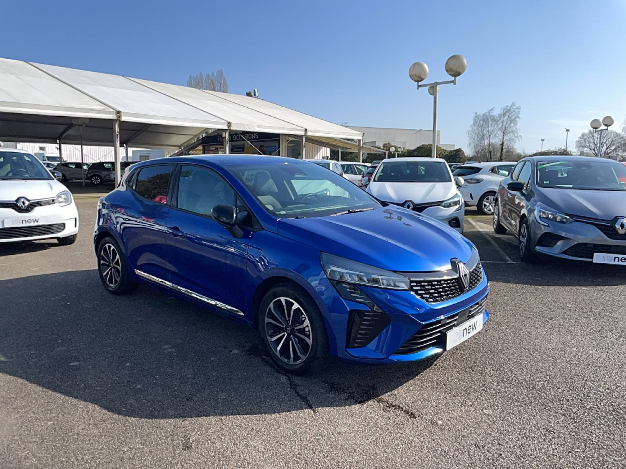 Vente en ligne Renault Clio 5 Clio E-Tech full hybrid 145 ch GSR2 au prix de 22 990 €