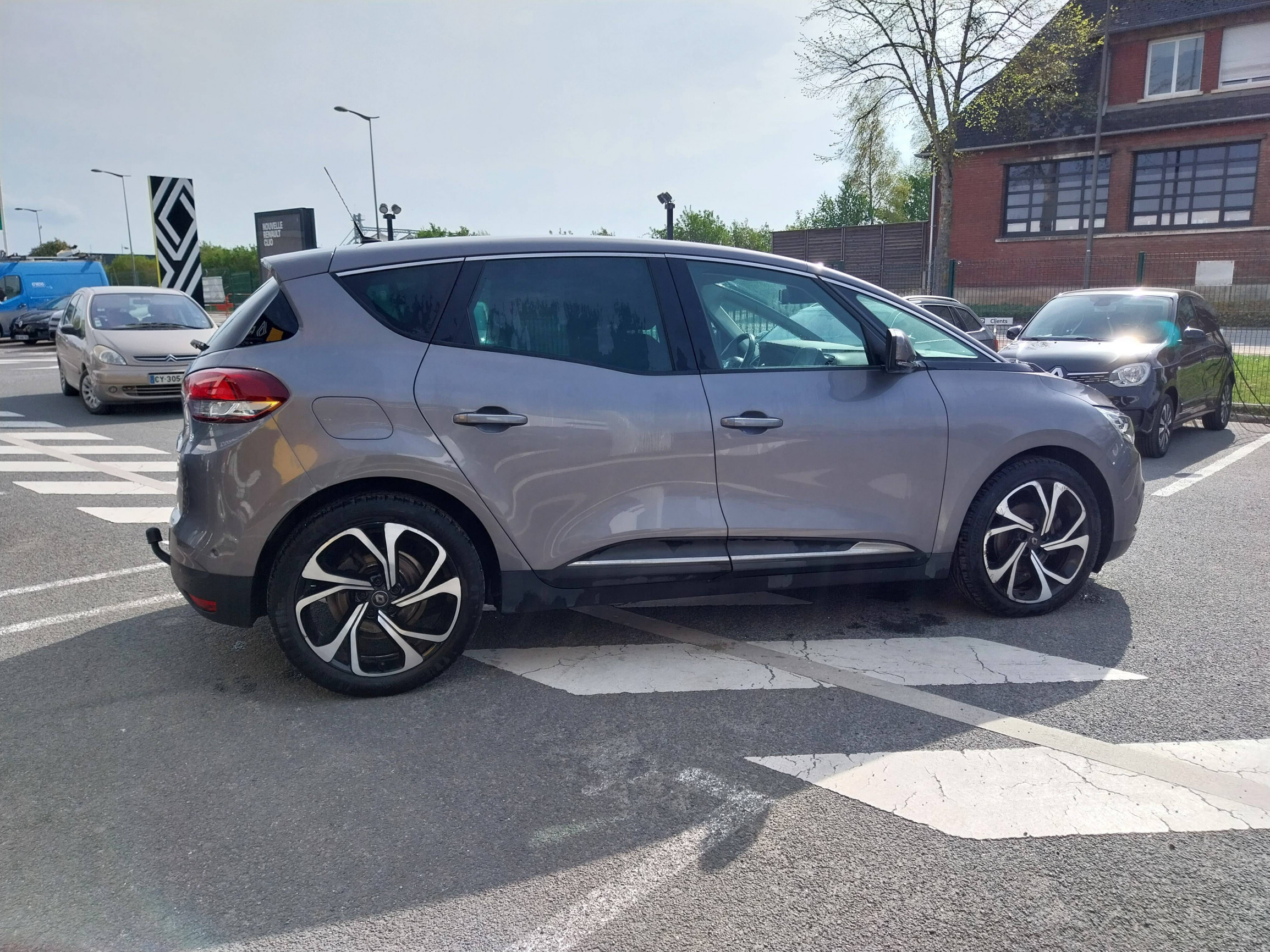 Vente en ligne Renault Scenic 4 Scenic Blue dCi 150 au prix de 14 990 €