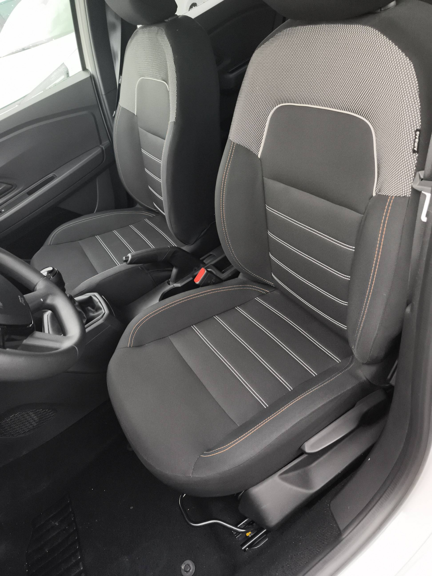 Vente en ligne Dacia Sandero  ECO-G 100 au prix de 13 690 €