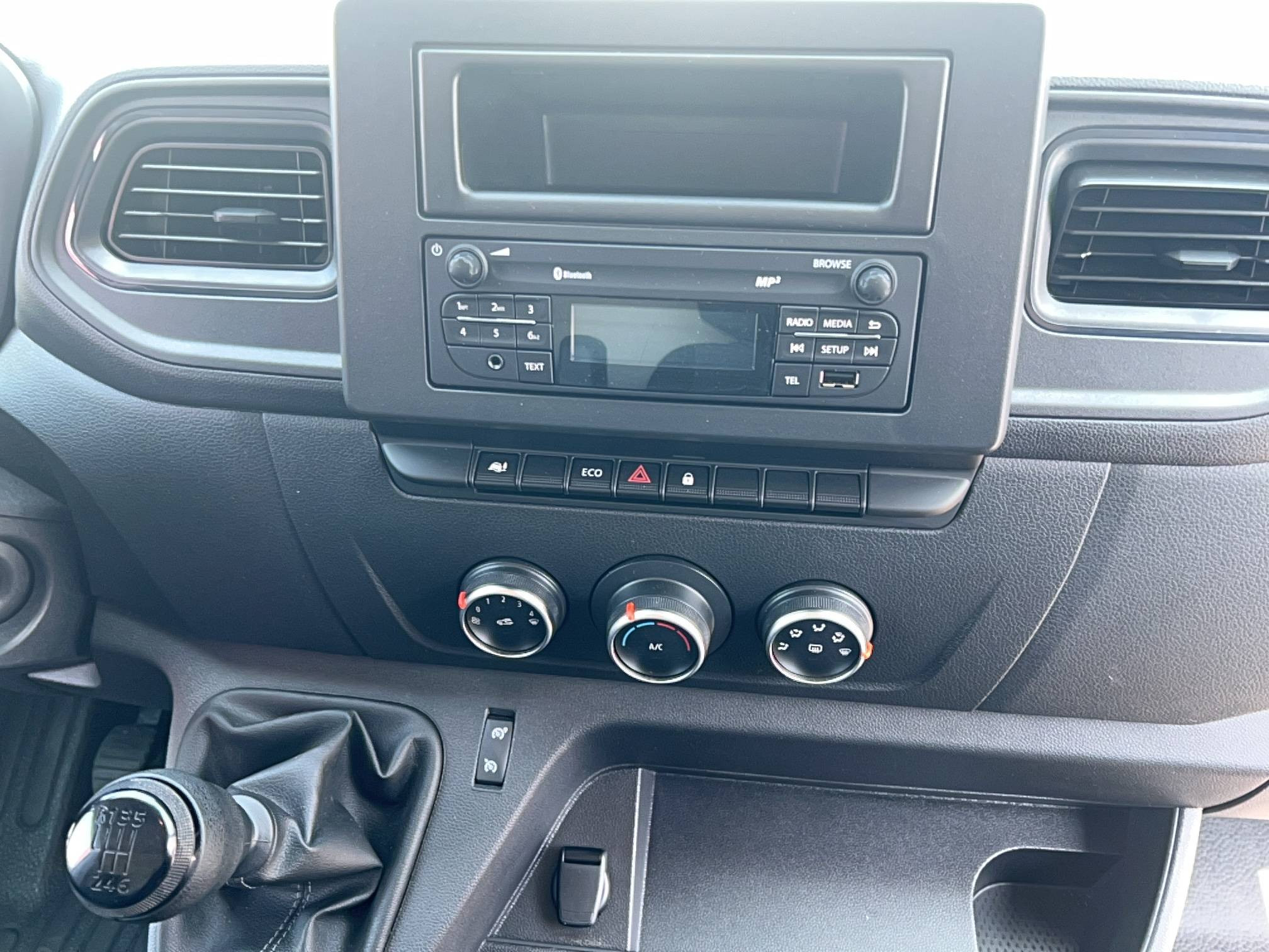 Vente en ligne Renault Master Fourgon MASTER FGN TRAC F3500 L2H2 BLUE DCI 135 au prix de 22 990 €