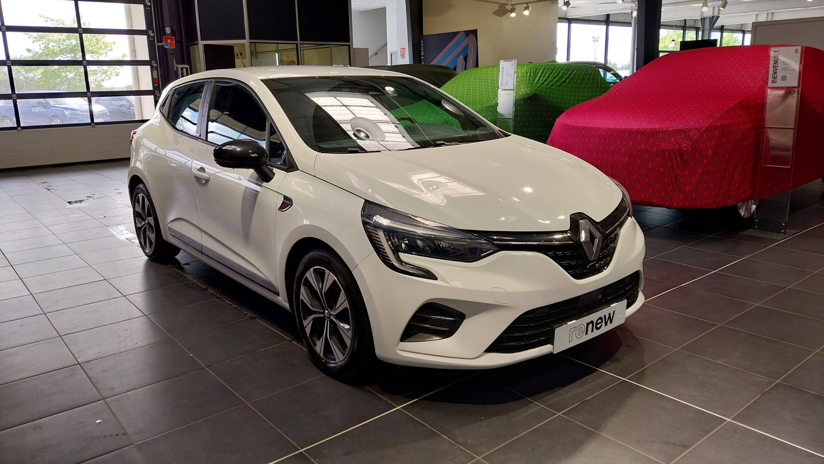 Vente en ligne Renault Clio 5 Clio E-Tech 140 - 21 au prix de 14 990 €