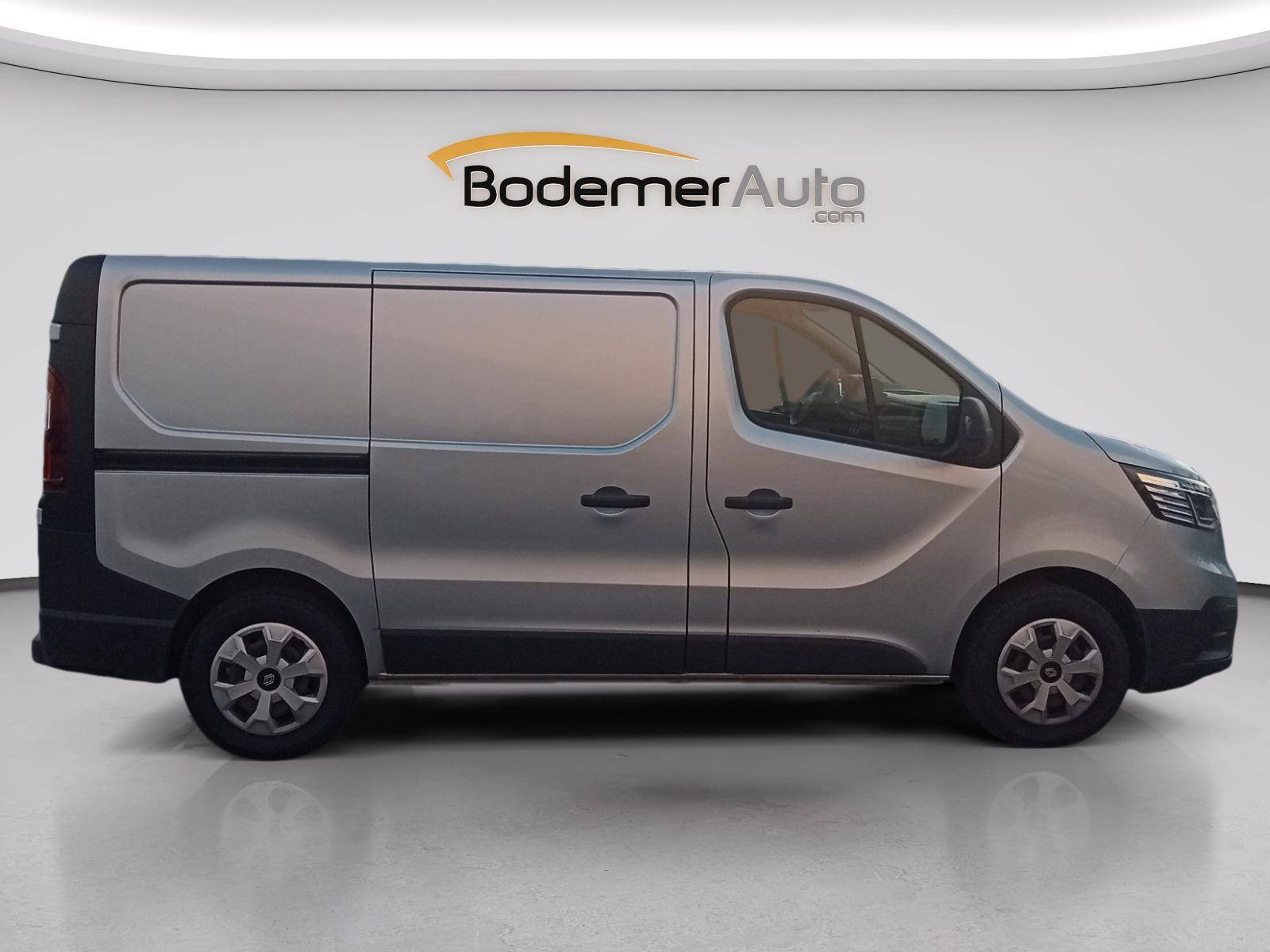 Vente en ligne Renault Trafic 3 Fourgon TRAFIC FG BLUE DCI 170 L1H1 2T8 AUTO au prix de 34 490 €