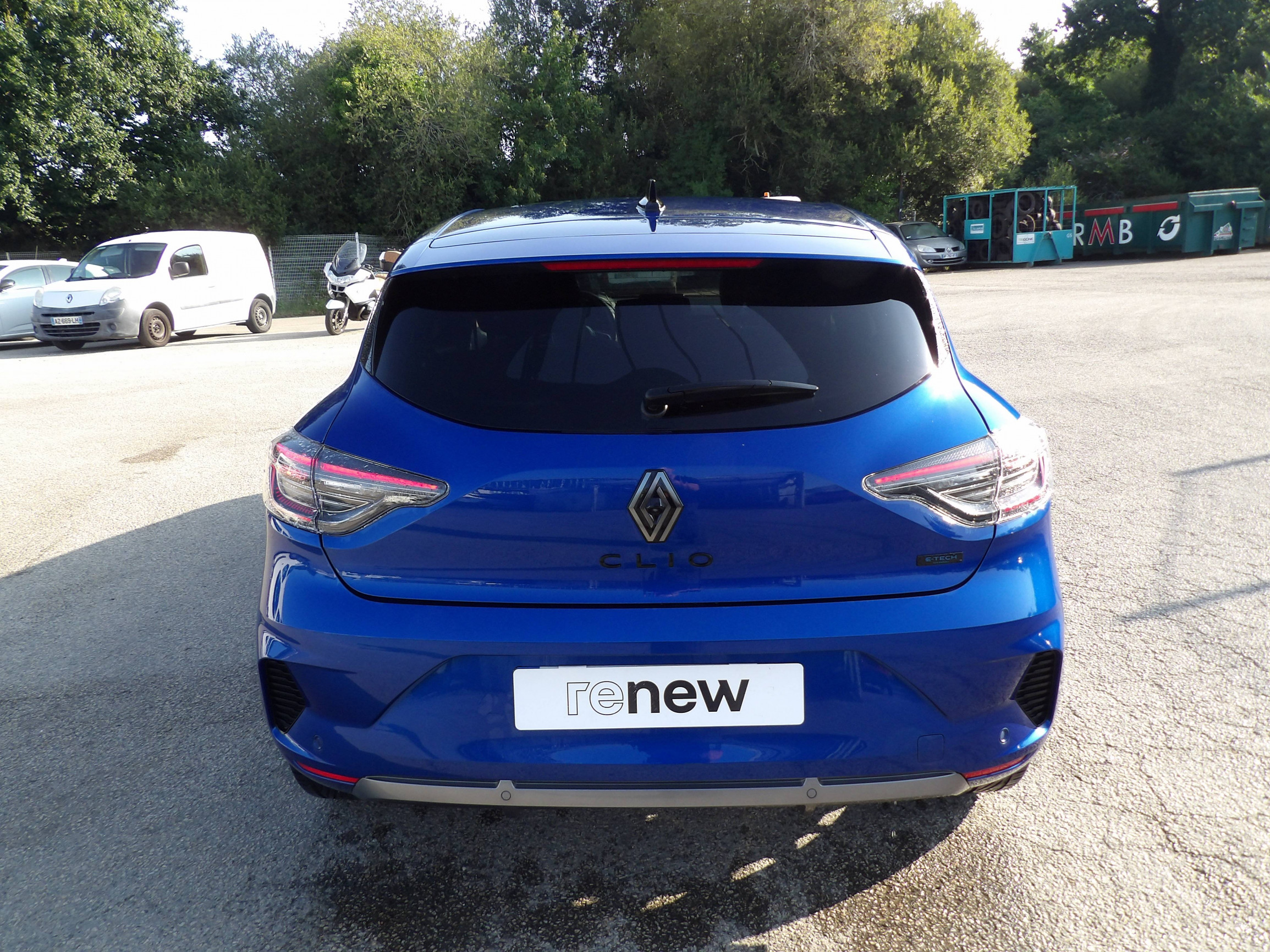 Vente en ligne Renault Clio 5 Clio E-Tech full hybrid 145 au prix de 20 999 €