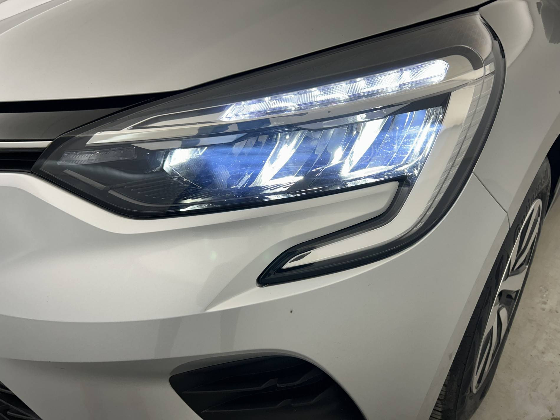 Vente en ligne Renault Clio 5 Clio TCe 90 au prix de 14 290 €