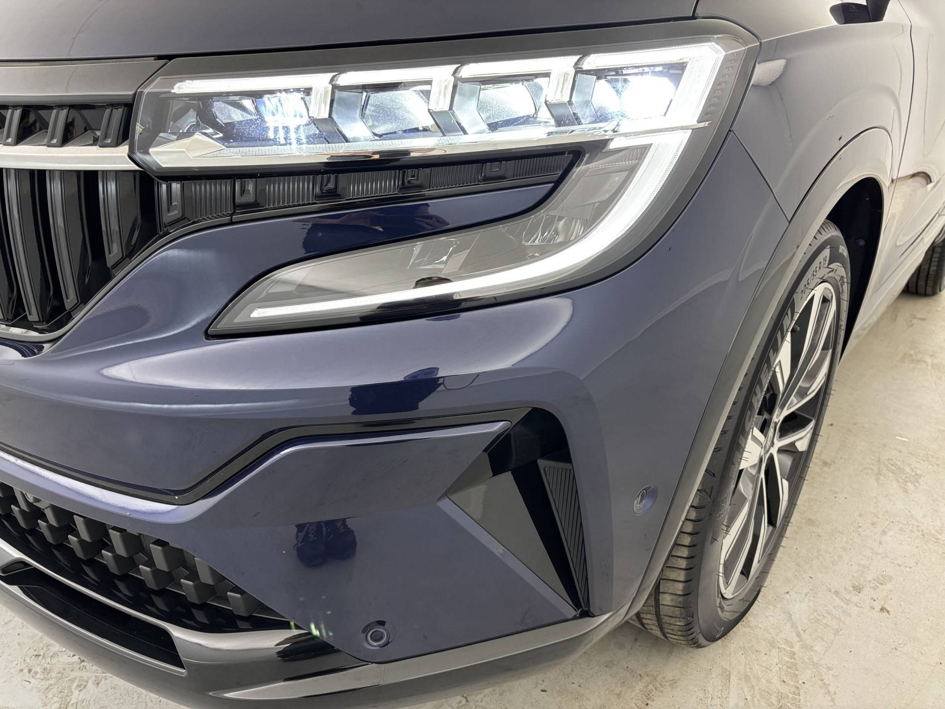 Vente en ligne Renault Espace Espace E-Tech full hybrid 200 GSR2 au prix de 36 121 €