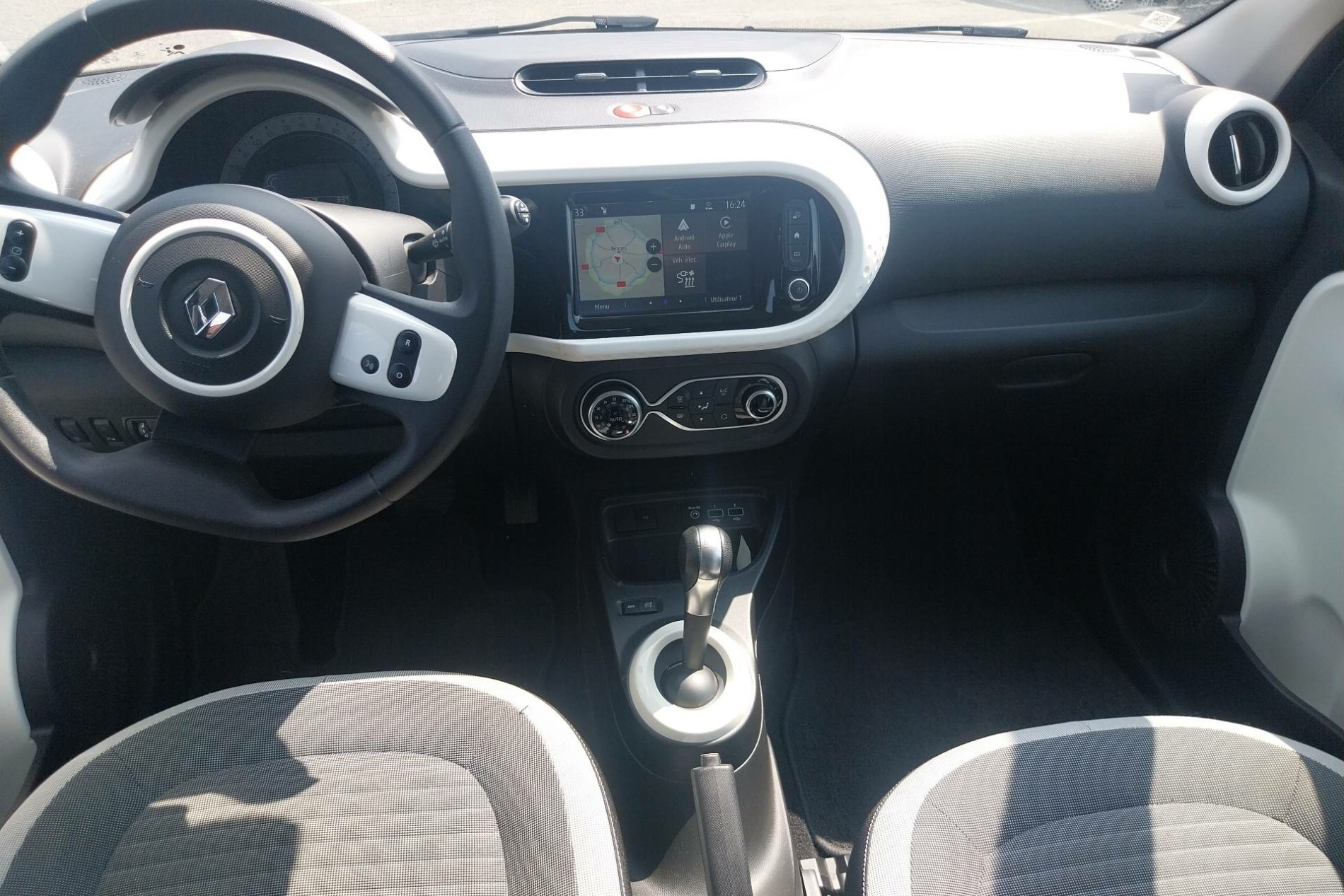 Vente en ligne Renault Twingo Electrique Twingo III E-Tech au prix de 12 990 €