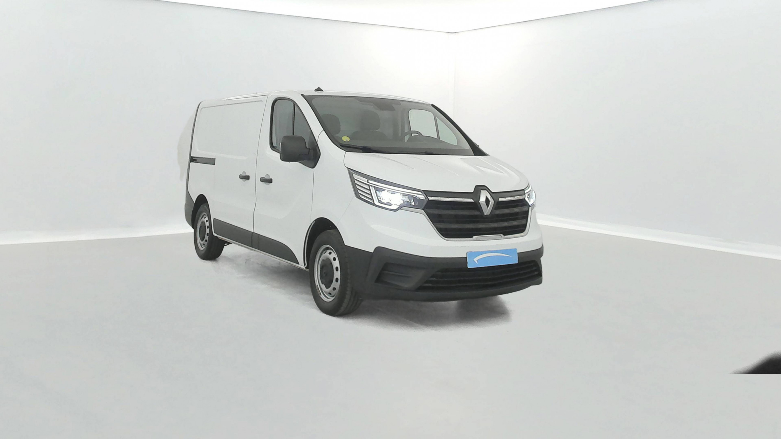 Vente en ligne Renault Trafic 3 Fourgon TRAFIC FG BLUE DCI 130 L1H1 3T GSR2 au prix de 26 750 €