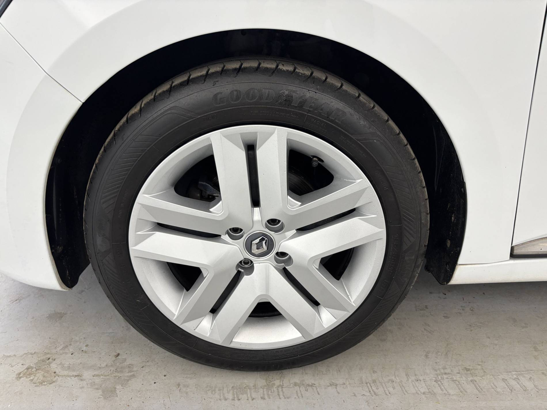 Vente en ligne Renault Clio 5 Clio TCe 90 - 21 au prix de 13 990 €