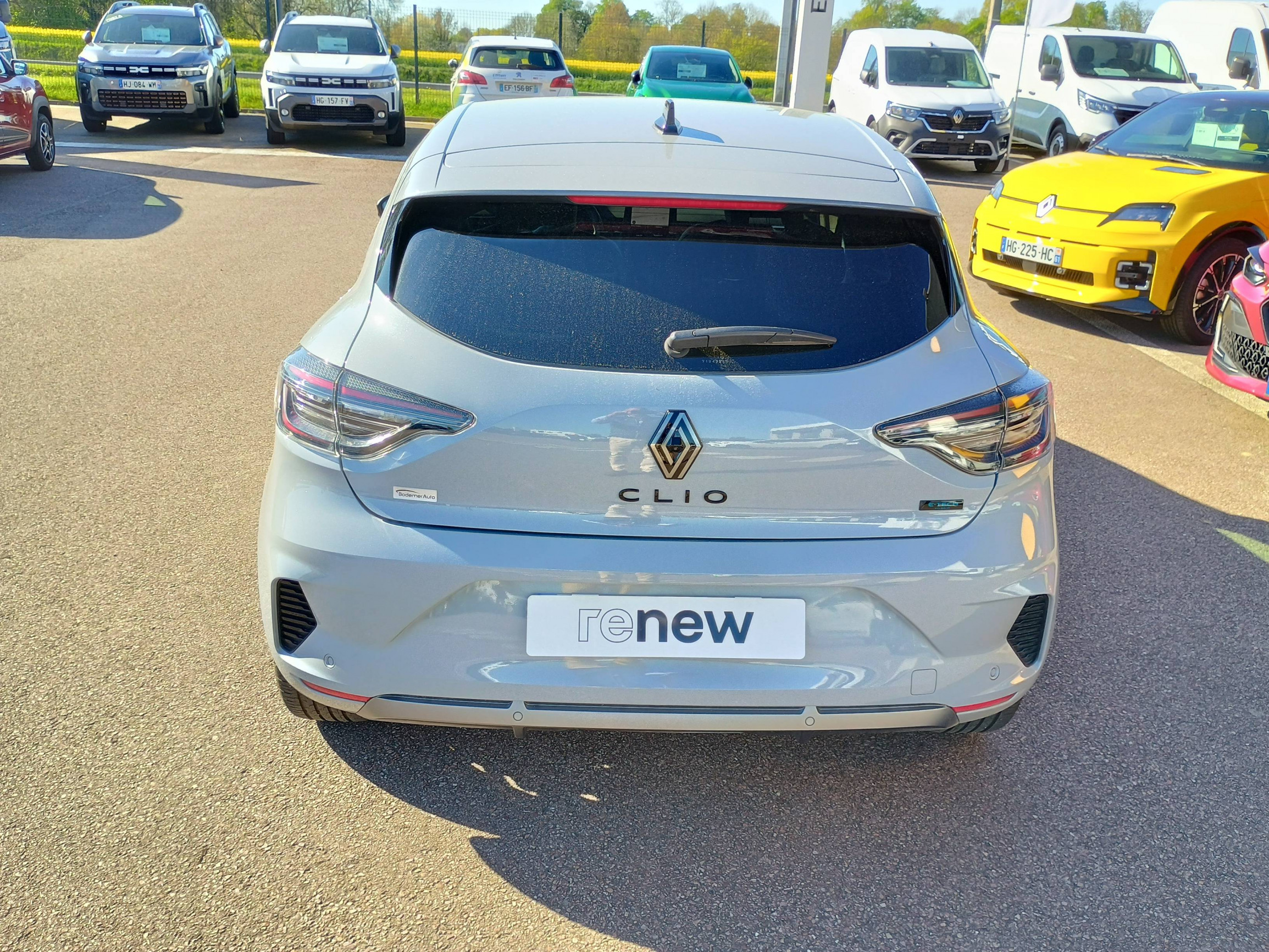 Vente en ligne Renault Clio 5 Clio E-Tech full hybrid 145 ch GSR2 au prix de 22 374 €