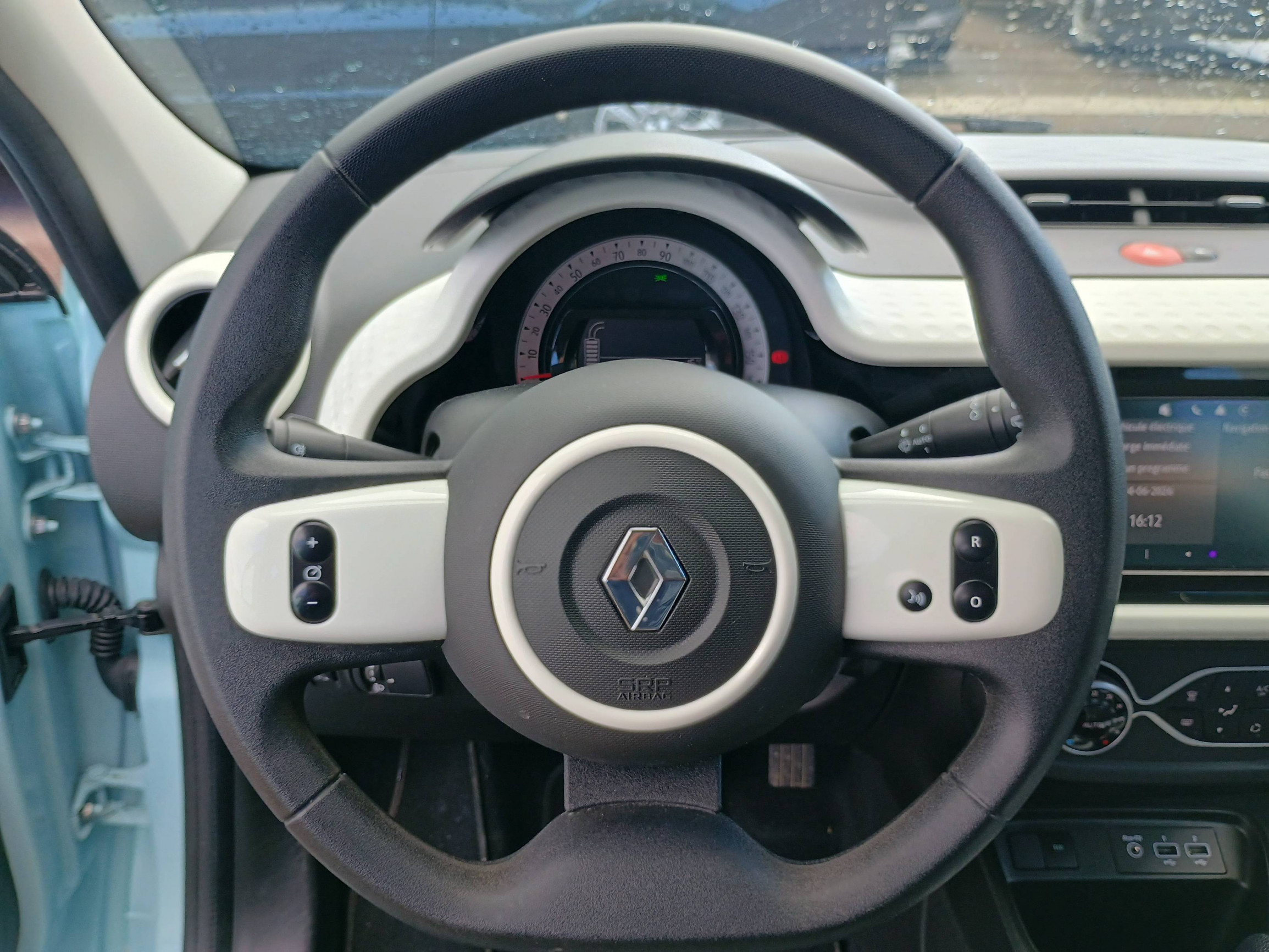 Vente en ligne Renault Twingo Electrique Twingo III E-Tech au prix de 12 991 €