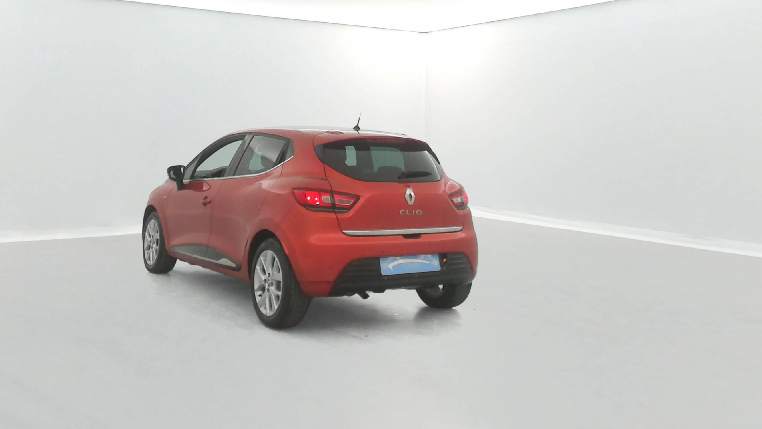 Vente en ligne Renault Clio 4 Clio TCe 90 E6C au prix de 11 790 €