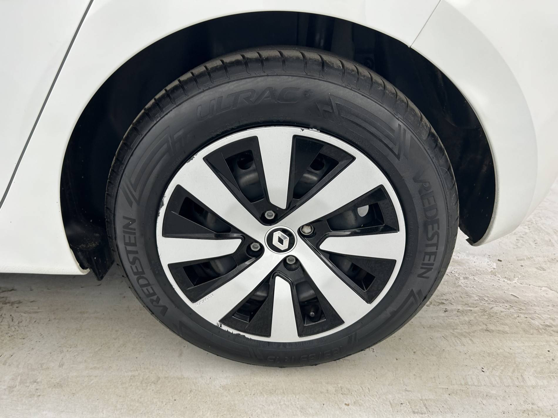 Vente en ligne Renault Clio 5 Clio E-Tech full hybrid 145 au prix de 14 490 €