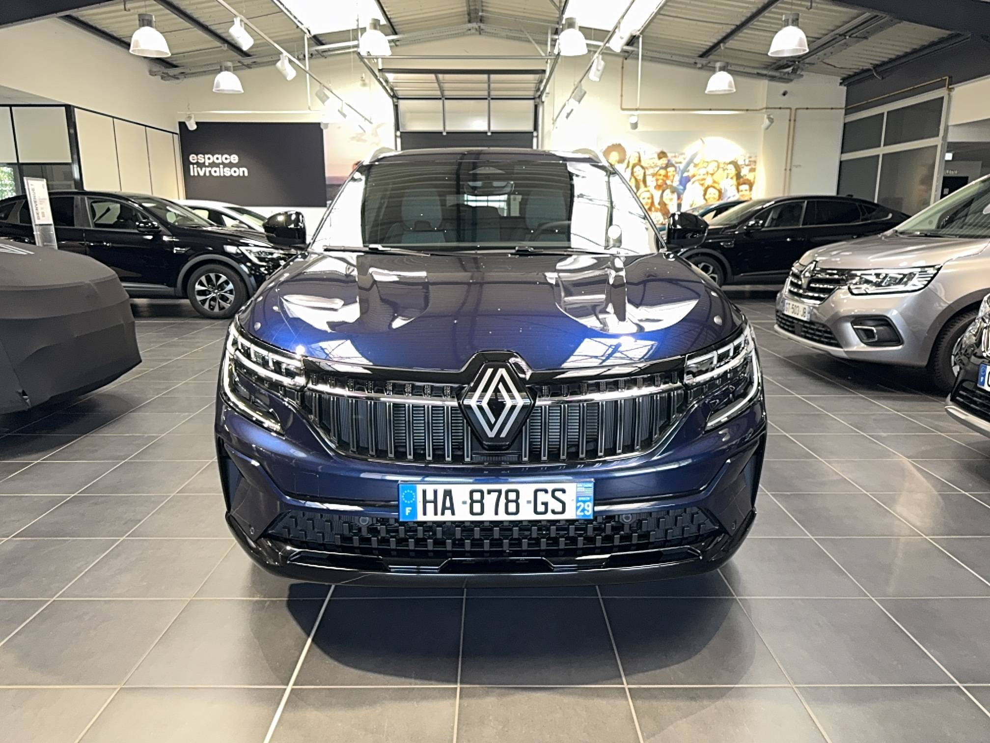 Renault Espace Espace E-Tech full hybrid 200 5pl occasion de 2024 en vente à Quimper