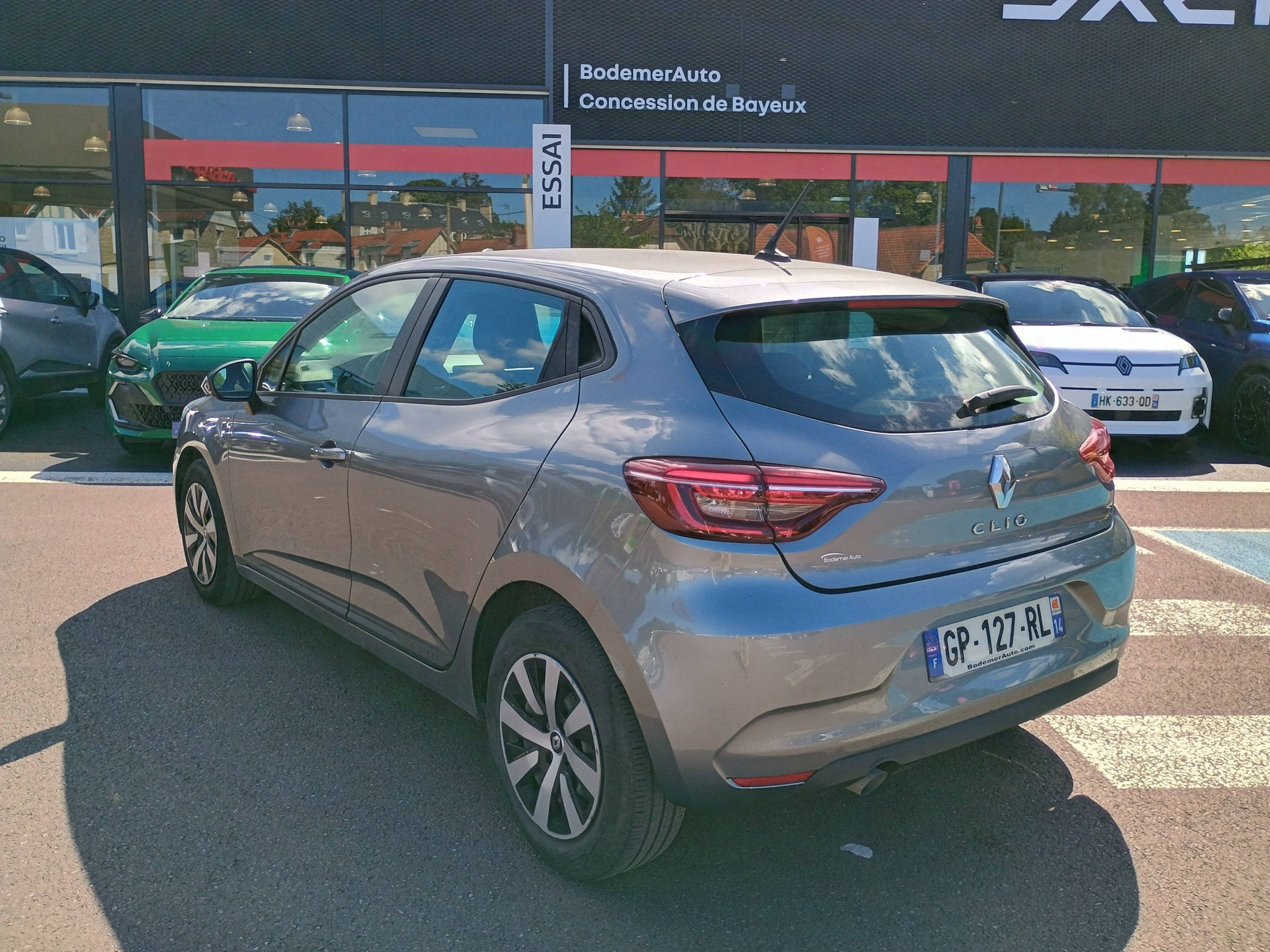 Vente en ligne Renault Clio 5 Clio TCe 90 au prix de 13 990 €