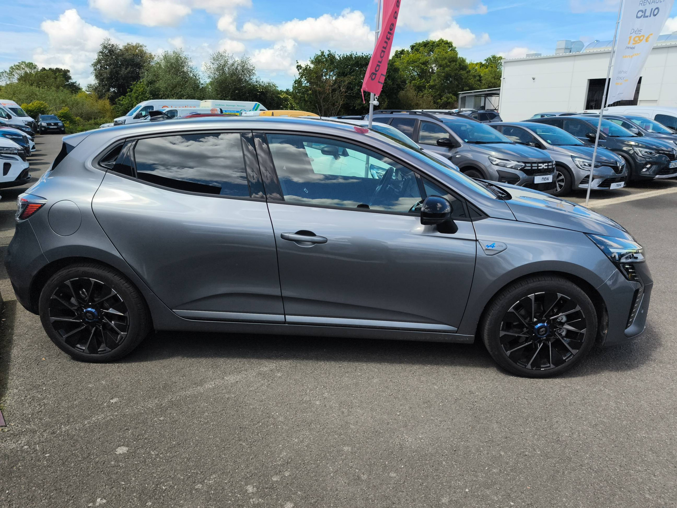 Vente en ligne Renault Clio 5 Clio E-Tech full hybrid 145 au prix de 22 290 €