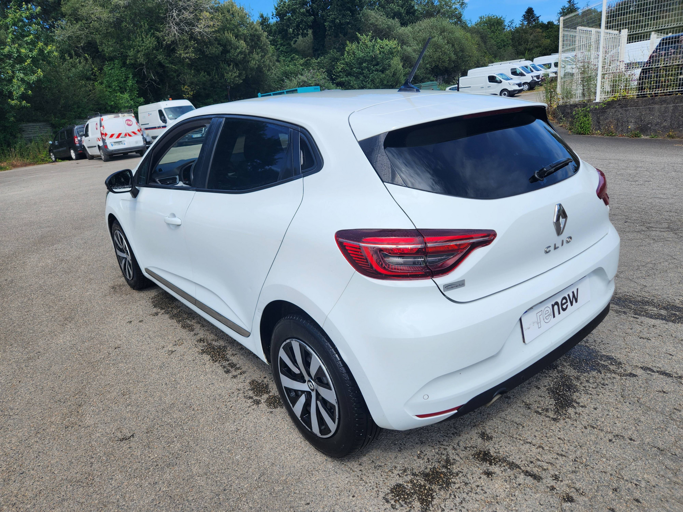 Vente en ligne Renault Clio 5 Clio TCe 90 au prix de 14 599 €